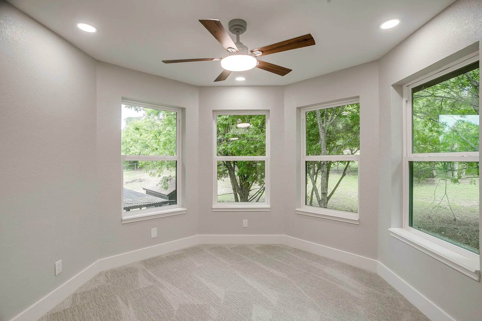 Single Family Residence For Sale in Parker County , 116 Remuda Drive, Fort Worth, Texas 76108, 3 Bedroom, 3 Bathroom, 2 Garage spaces, 2,267 Sqft, built in 1982, Preowned, mls#21243295, Real Estate Agent in Fort Worth, Homes For Sale in Parker county, Homes For Sale in Fort Worth, Realtor in Fort Worth Texas, Real Estate Brokerage Independent Realty Texas, Luminita Cordes Realtor