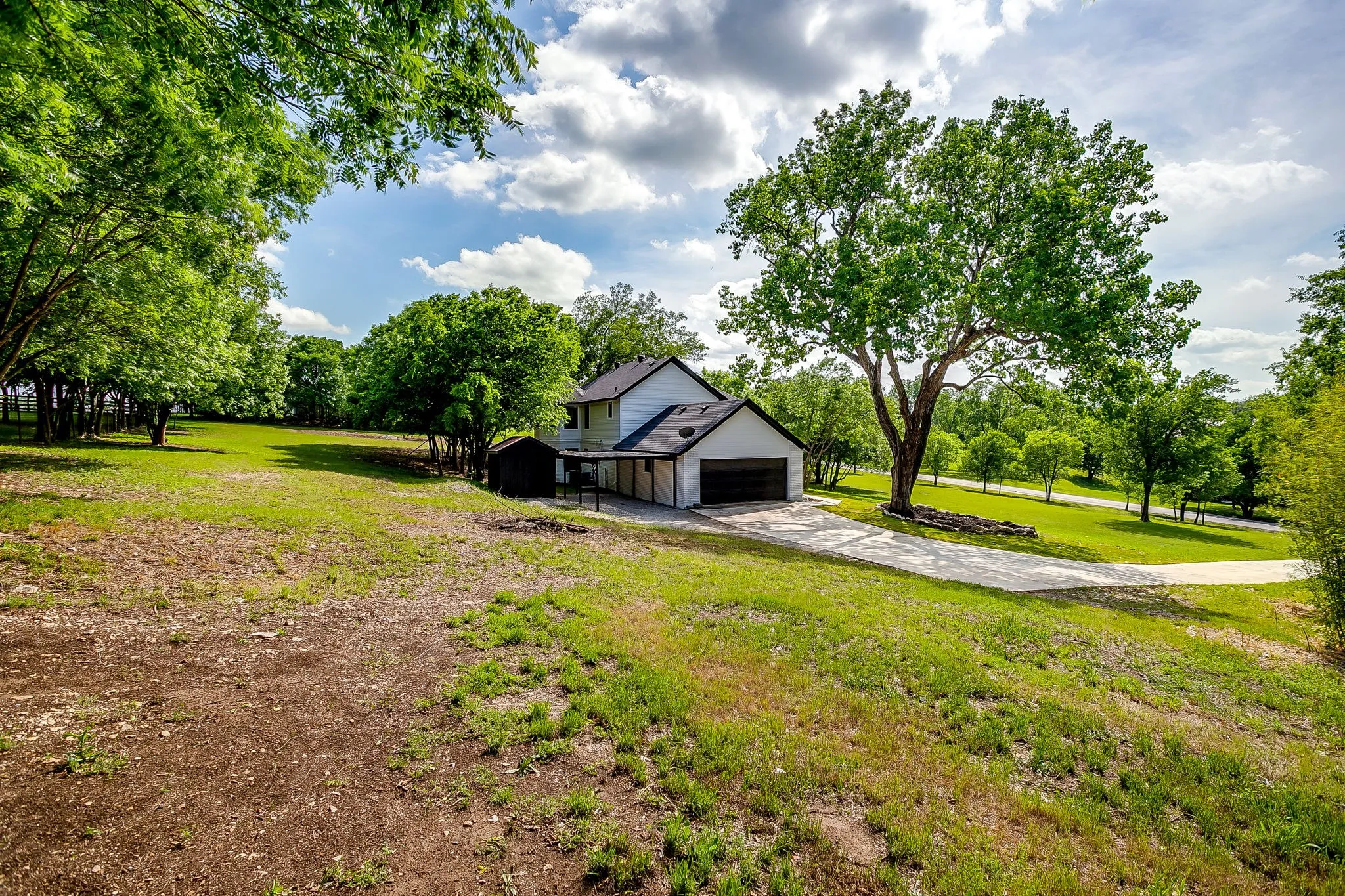 Single Family Residence For Sale in Parker County , 116 Remuda Drive, Fort Worth, Texas 76108, 3 Bedroom, 3 Bathroom, 2 Garage spaces, 2,267 Sqft, built in 1982, Preowned, mls#21243295, Real Estate Agent in Fort Worth, Homes For Sale in Parker county, Homes For Sale in Fort Worth, Realtor in Fort Worth Texas, Real Estate Brokerage Independent Realty Texas, Luminita Cordes Realtor