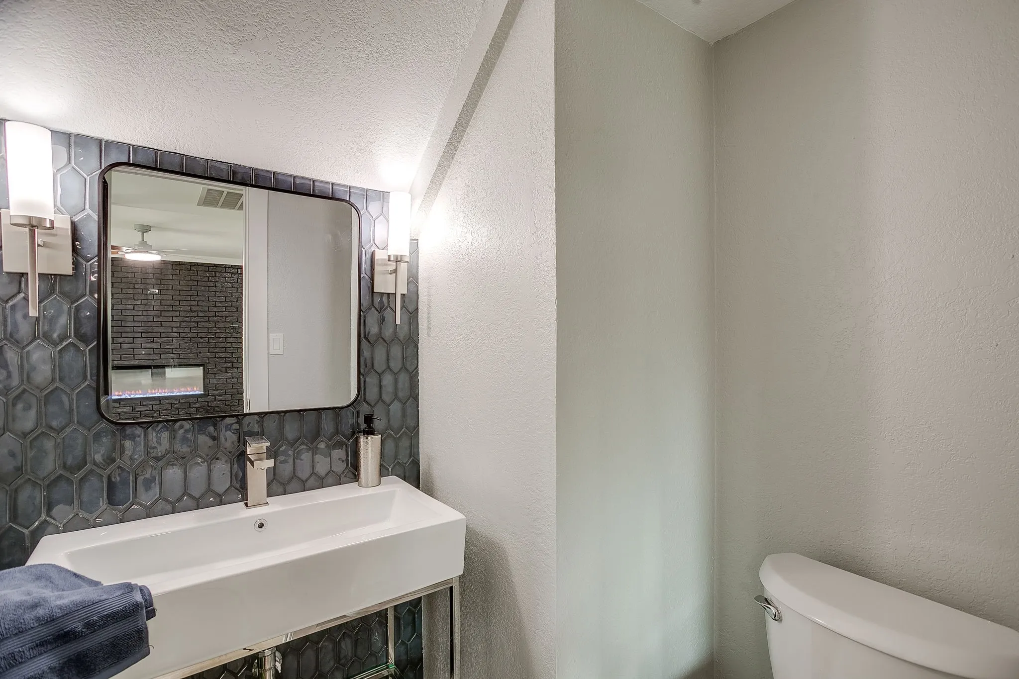 Single Family Residence For Sale in Parker County , 116 Remuda Drive, Fort Worth, Texas 76108, 3 Bedroom, 3 Bathroom, 2 Garage spaces, 2,267 Sqft, built in 1982, Preowned, mls#21243295, Real Estate Agent in Fort Worth, Homes For Sale in Parker county, Homes For Sale in Fort Worth, Realtor in Fort Worth Texas, Real Estate Brokerage Independent Realty Texas, Luminita Cordes Realtor
