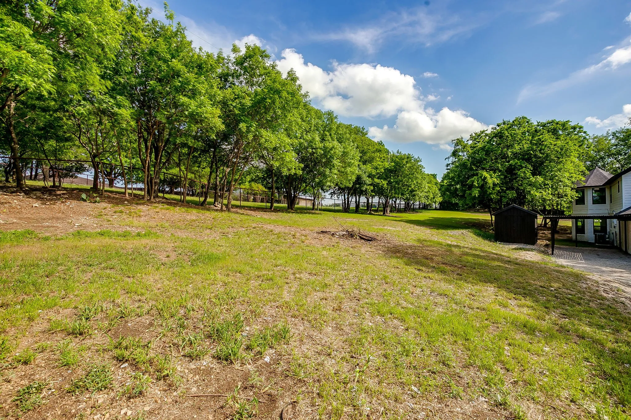 Single Family Residence For Sale in Parker County , 116 Remuda Drive, Fort Worth, Texas 76108, 3 Bedroom, 3 Bathroom, 2 Garage spaces, 2,267 Sqft, built in 1982, Preowned, mls#21243295, Real Estate Agent in Fort Worth, Homes For Sale in Parker county, Homes For Sale in Fort Worth, Realtor in Fort Worth Texas, Real Estate Brokerage Independent Realty Texas, Luminita Cordes Realtor
