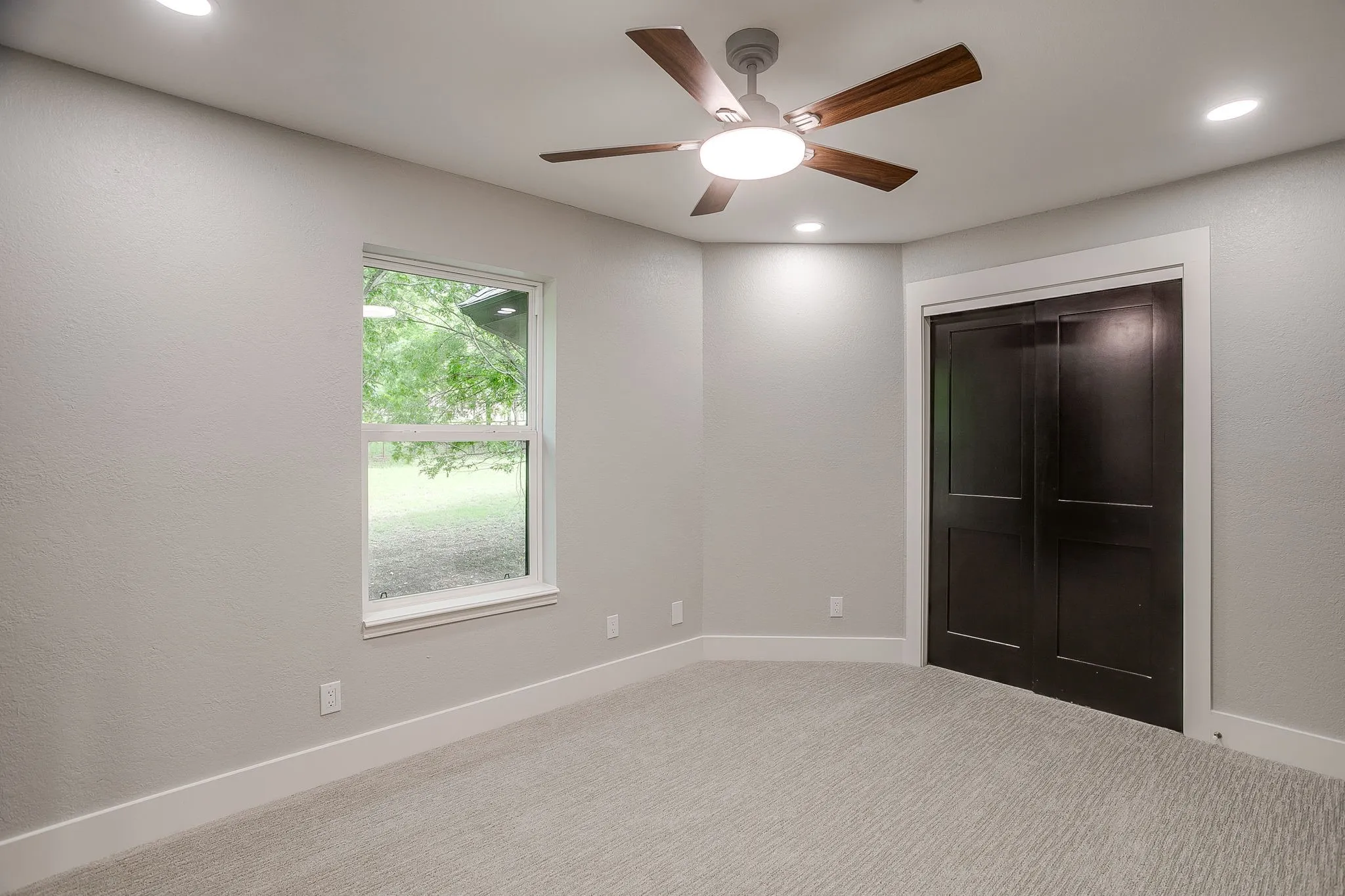 Single Family Residence For Sale in Parker County , 116 Remuda Drive, Fort Worth, Texas 76108, 3 Bedroom, 3 Bathroom, 2 Garage spaces, 2,267 Sqft, built in 1982, Preowned, mls#21243295, Real Estate Agent in Fort Worth, Homes For Sale in Parker county, Homes For Sale in Fort Worth, Realtor in Fort Worth Texas, Real Estate Brokerage Independent Realty Texas, Luminita Cordes Realtor