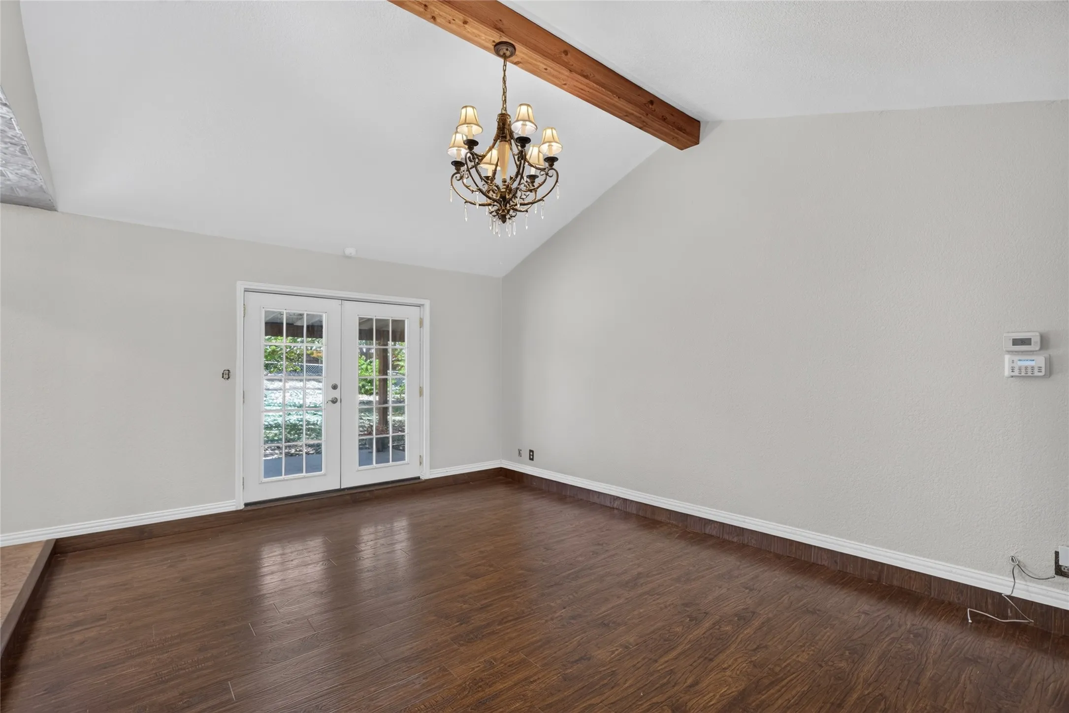 Single Family Residence For Sale in Parker County , 216 Rolling Hills Drive, Aledo, Texas 76008, 3 Bedroom, 2 Bathroom, Garage spaces, 1,698 Sqft, built in 1973, mls#21240447, Real Estate Agent in Aledo, Homes For Sale in Parker county, Homes For Sale in Aledo, Realtor in Aledo Texas, Real Estate Brokerage Independent Realty Texas, Luminita Cordes Realtor