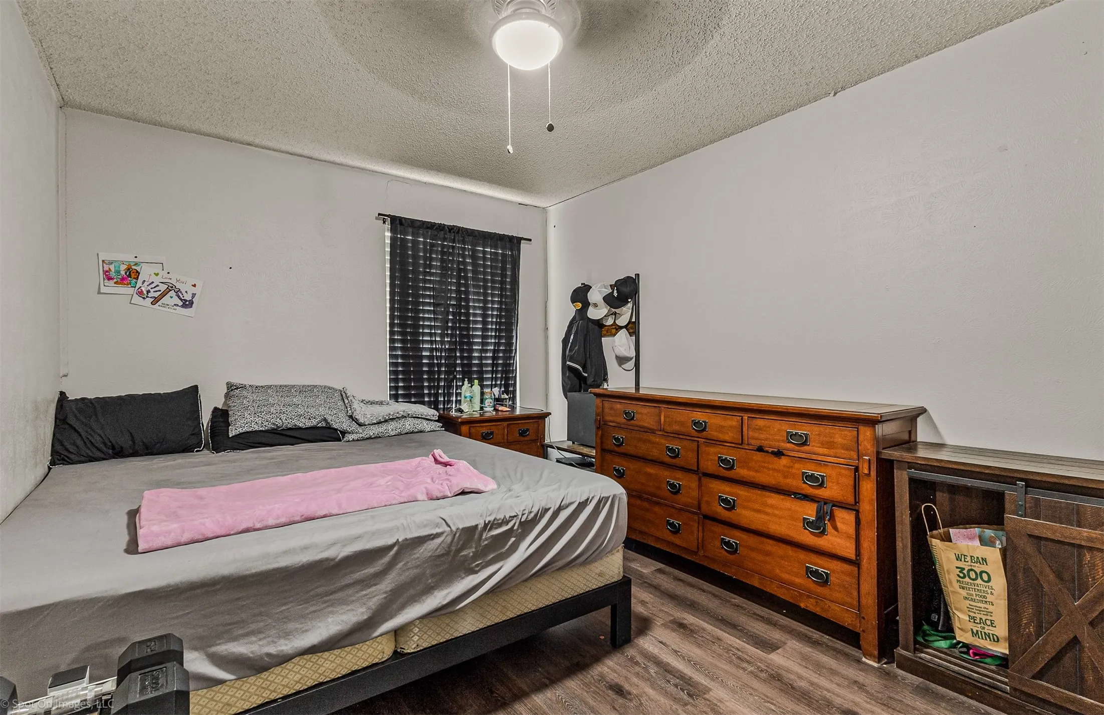Unit B Primary bedroom