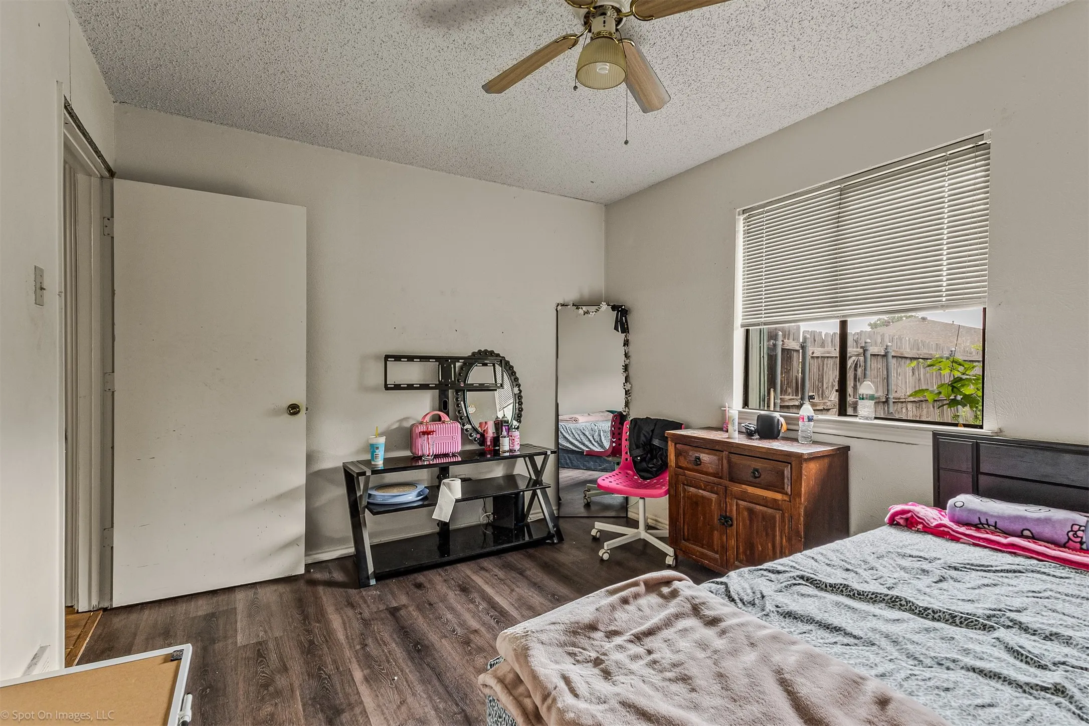 Unit B bedroom 2