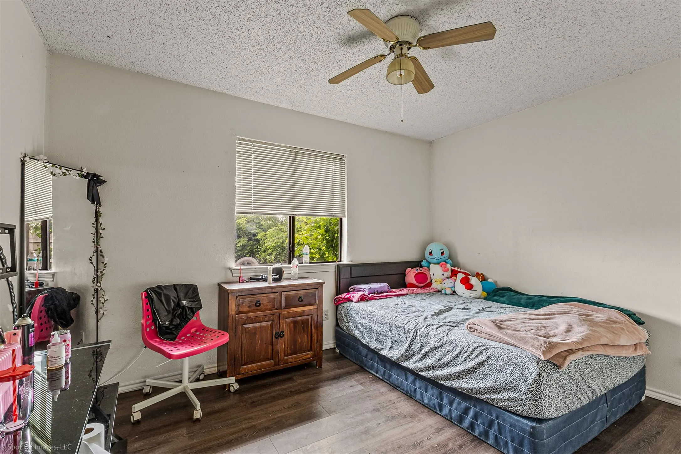 Unit B bedroom 2