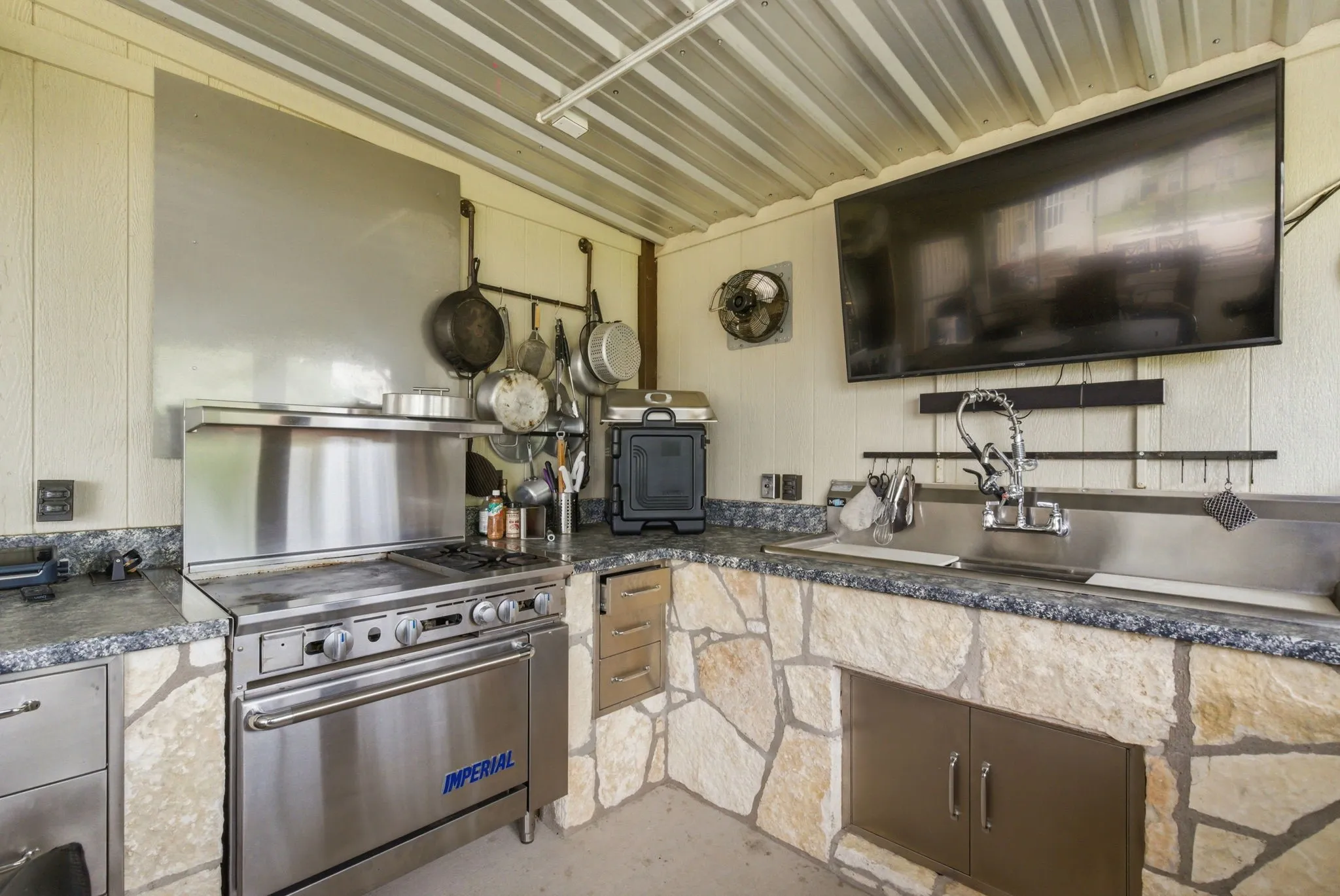 Outdoor Kitchen