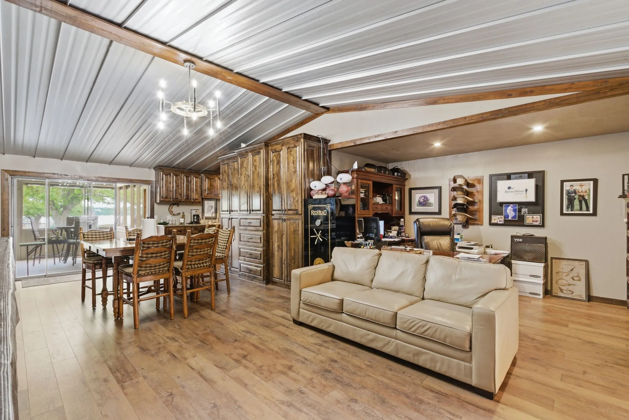 HUGE bonus room - could be anything you want!