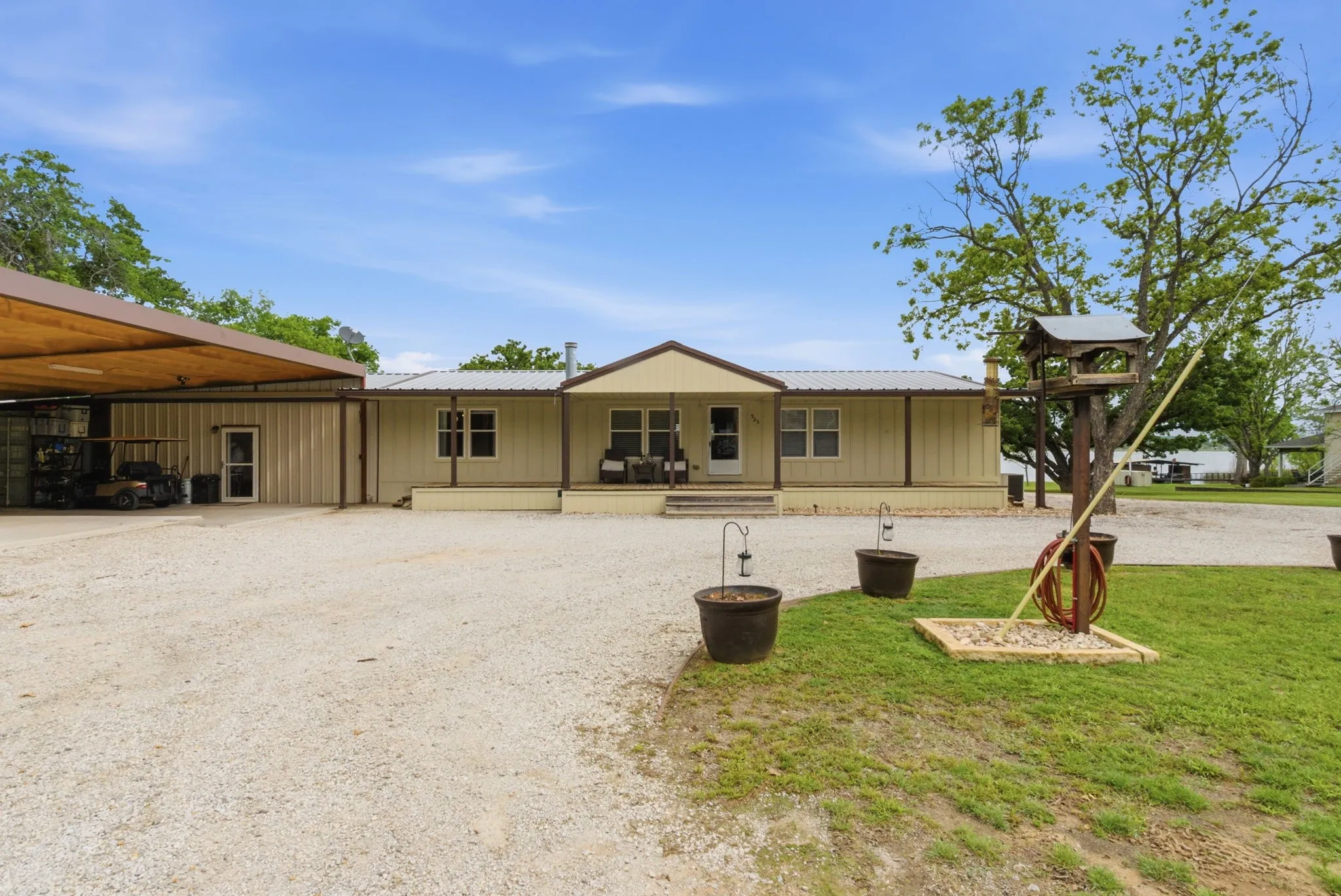 Manufactured Home For Sale in Eastland County , 925 County Road 237, Eastland, Texas 76448, 4 Bedroom, 3 Bathroom, Garage spaces, 1,717 Sqft, built in 2010, mls#21242888, Real Estate Agent in Eastland, Homes For Sale in Eastland county, Homes For Sale in Eastland, Realtor in Eastland Texas, Real Estate Brokerage Independent Realty Texas, Luminita Cordes Realtor