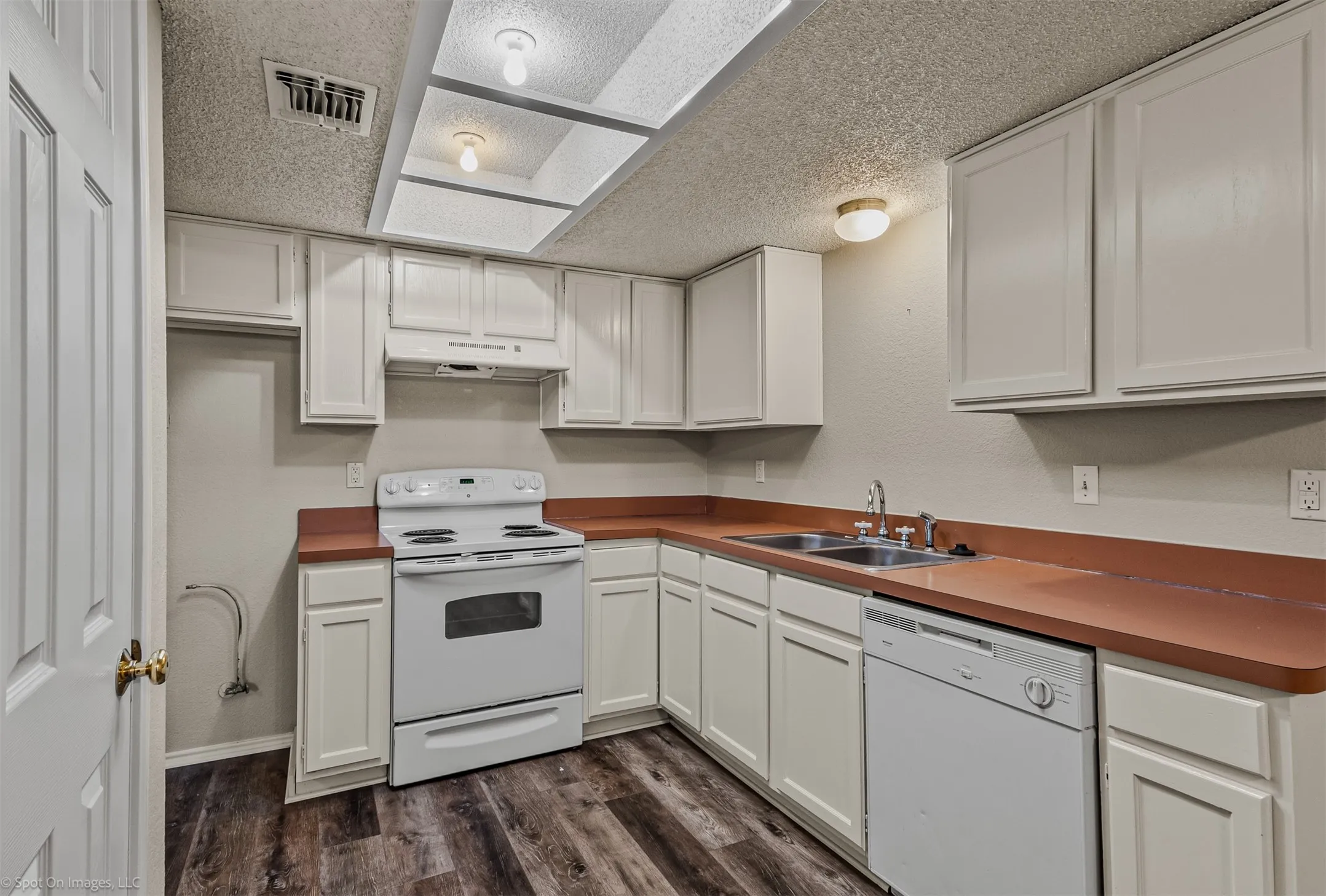 Duplex For Sale in Dallas County , 2705 Stanford Street, Rowlett, Texas 75088, 4 Bedroom, 2 Bathroom, 2 Garage spaces, 0 Sqft, built in 1985, Preowned, mls#21242670, Real Estate Agent in Rowlett, Homes For Sale in Dallas county, Homes For Sale in Rowlett, Realtor in Rowlett Texas, Real Estate Brokerage Independent Realty Texas, Luminita Cordes Realtor