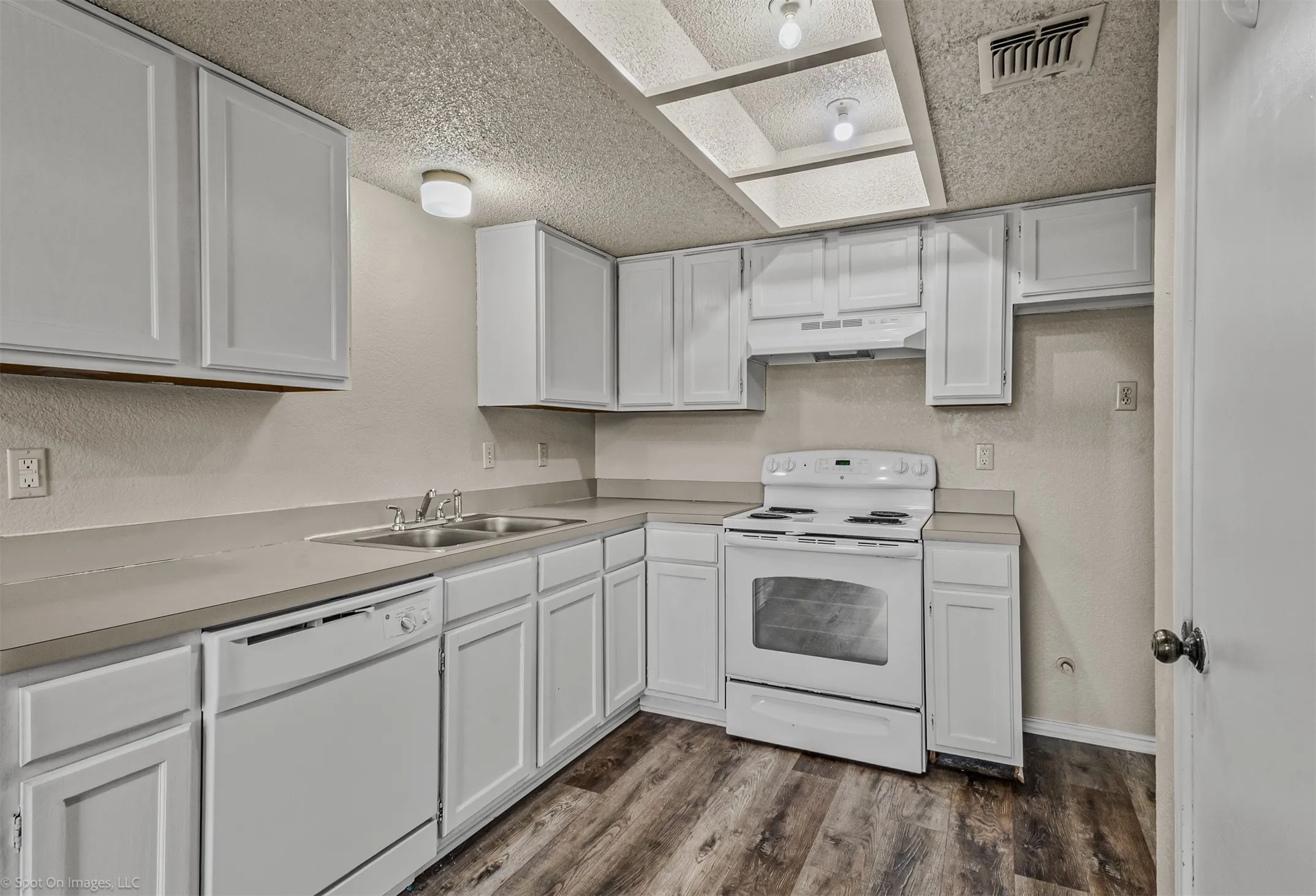 Duplex For Sale in Dallas County , 2705 Stanford Street, Rowlett, Texas 75088, 4 Bedroom, 2 Bathroom, 2 Garage spaces, 0 Sqft, built in 1985, Preowned, mls#21242670, Real Estate Agent in Rowlett, Homes For Sale in Dallas county, Homes For Sale in Rowlett, Realtor in Rowlett Texas, Real Estate Brokerage Independent Realty Texas, Luminita Cordes Realtor