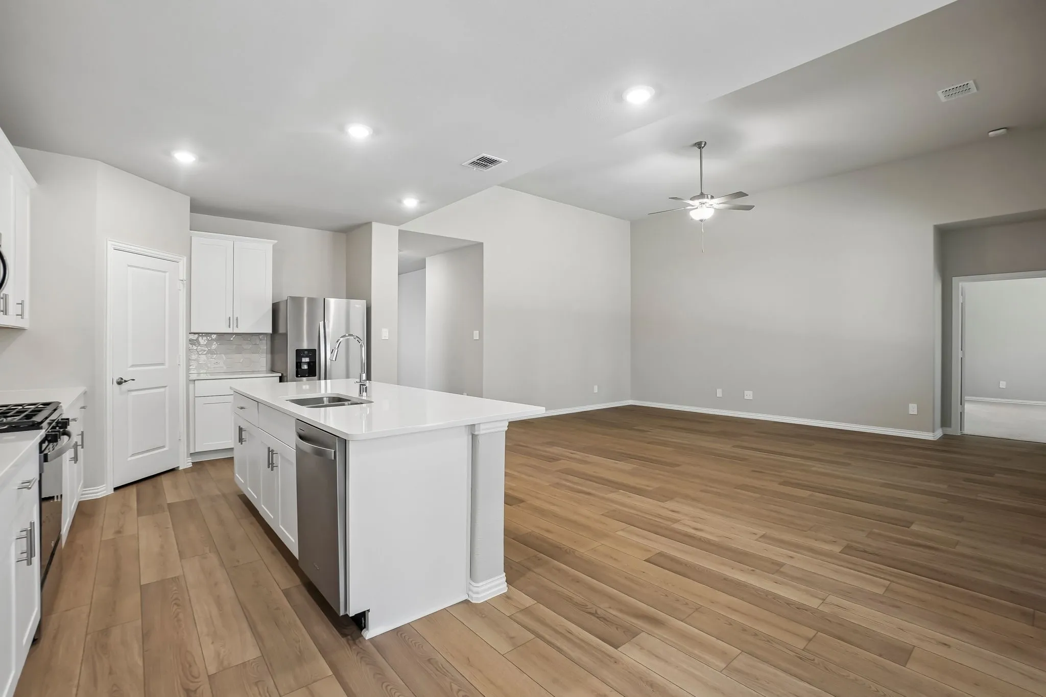 Single Family Residence For Sale in Collin County , 1517 Shenandoah Trail, Anna, Texas 75409, 4 Bedroom, 3 Bathroom, 3 Garage spaces, 2,477 Sqft, built in 2026, New Construction - Incomplete, mls#21242466, Real Estate Agent in Anna, Homes For Sale in Collin county, Homes For Sale in Anna, Realtor in Anna Texas, Real Estate Brokerage Independent Realty Texas, Luminita Cordes Realtor