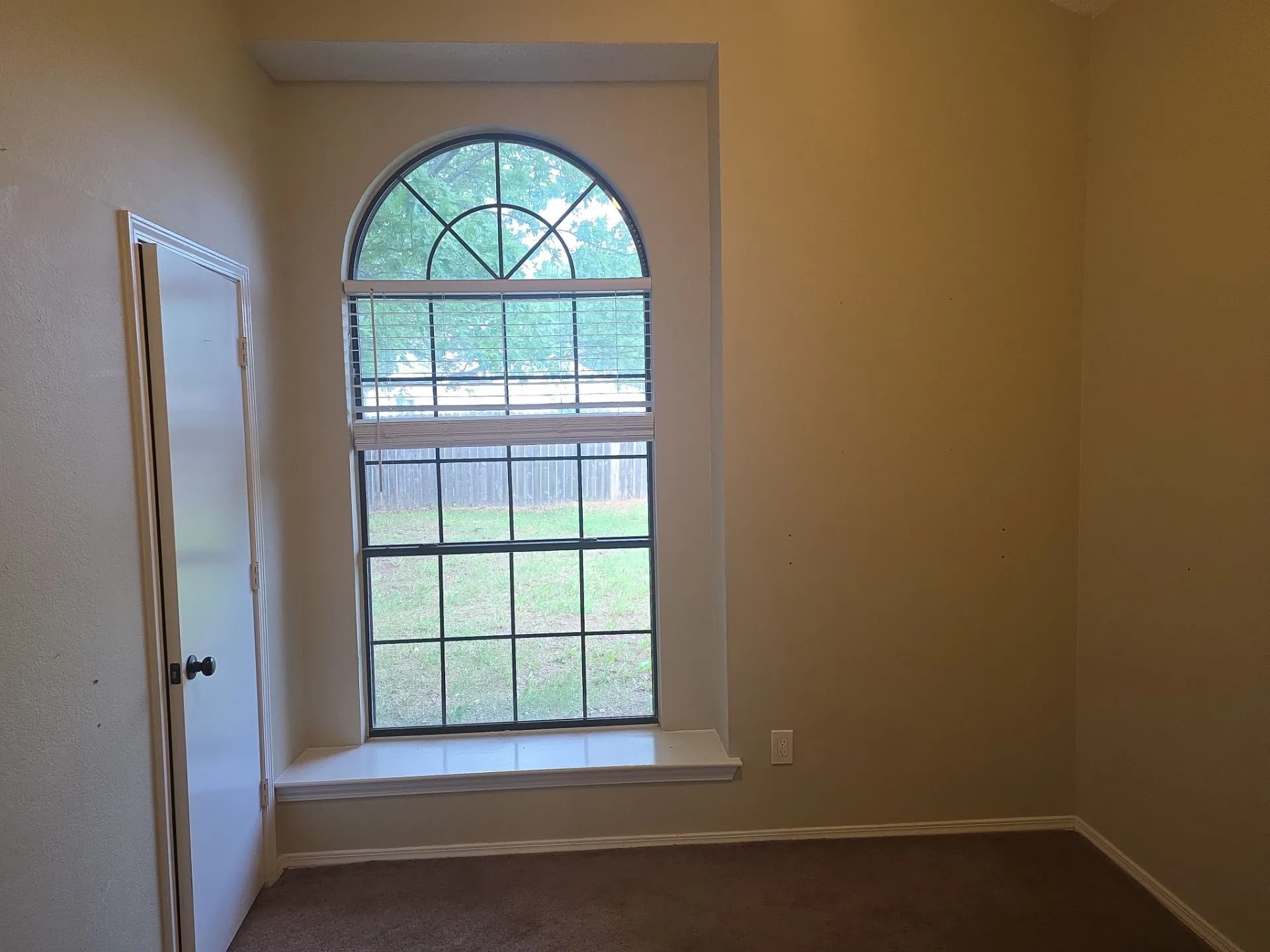 Single Family Residence For Sale in Dallas County , 7821 Bordeaux Lane, Rowlett, Texas 75089, 3 Bedroom, 2 Bathroom, 2 Garage spaces, 1,137 Sqft, built in 1986, Preowned, mls#21243387, Real Estate Agent in Rowlett, Homes For Sale in Dallas county, Homes For Sale in Rowlett, Realtor in Rowlett Texas, Real Estate Brokerage Independent Realty Texas, Luminita Cordes Realtor