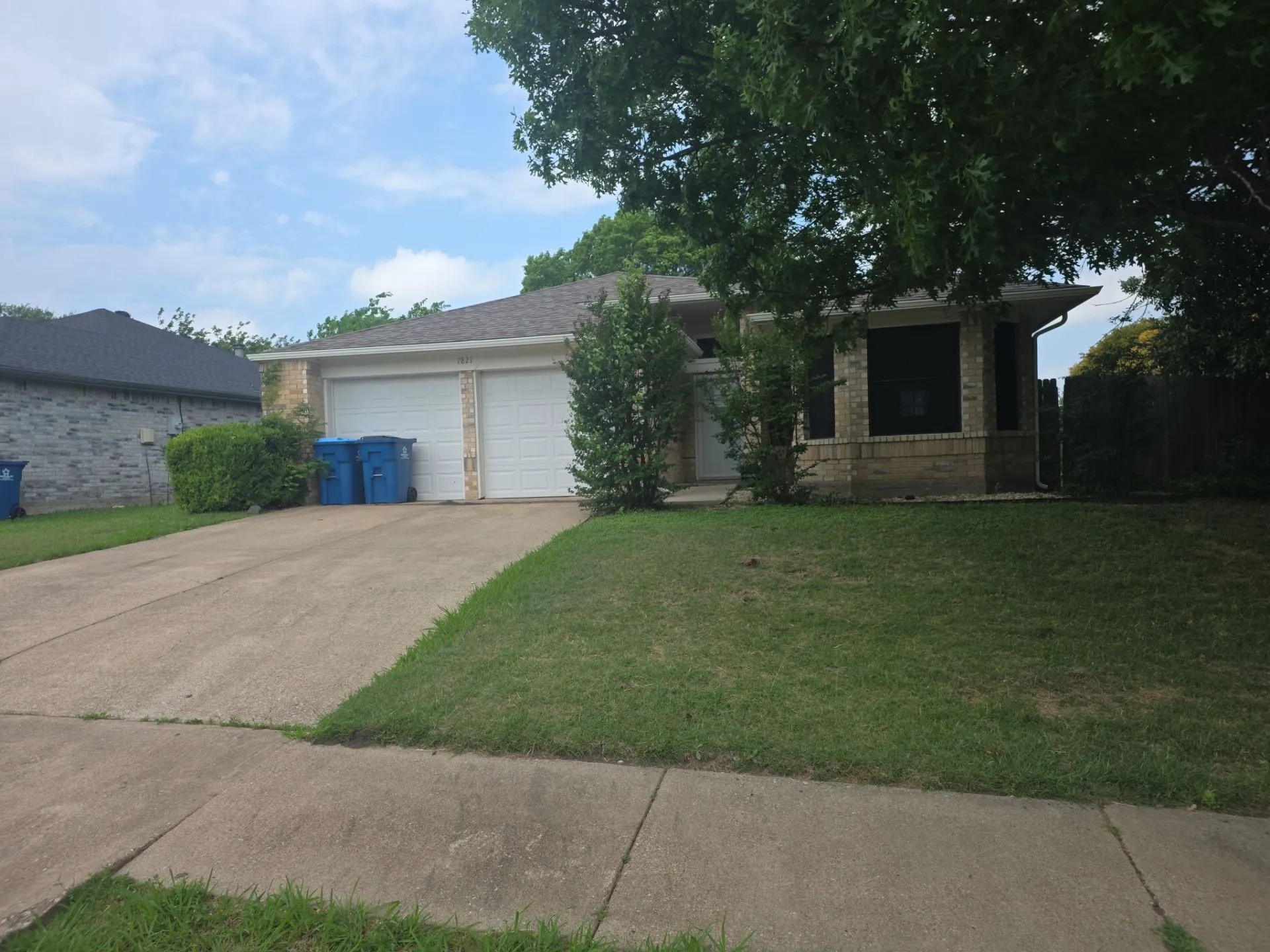 Single Family Residence For Sale in Dallas County , 7821 Bordeaux Lane, Rowlett, Texas 75089, 3 Bedroom, 2 Bathroom, 2 Garage spaces, 1,137 Sqft, built in 1986, Preowned, mls#21243387, Real Estate Agent in Rowlett, Homes For Sale in Dallas county, Homes For Sale in Rowlett, Realtor in Rowlett Texas, Real Estate Brokerage Independent Realty Texas, Luminita Cordes Realtor