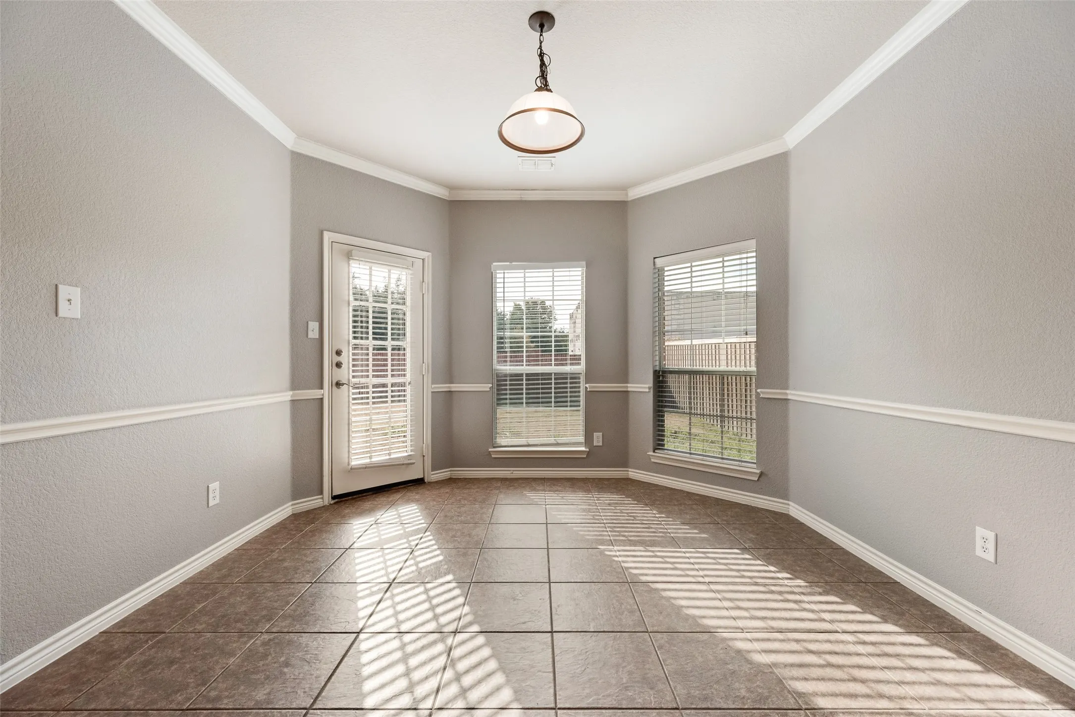 Single Family Residence For Sale in Collin County , 213 Palomino Court, Celina, Texas 75009, 5 Bedrooms, 4 Bathrooms, 3 Garage spaces, 3,402 Sqft, built in 2007, Preowned, Price $560,000, mls#21242829, Real Estate Agent in Celina, Homes For Sale in Collin county, Homes For Sale in Celina, Realtor in Celina Texas, Real Estate Brokerage Independent Realty Texas, Luminita Cordes Realtor