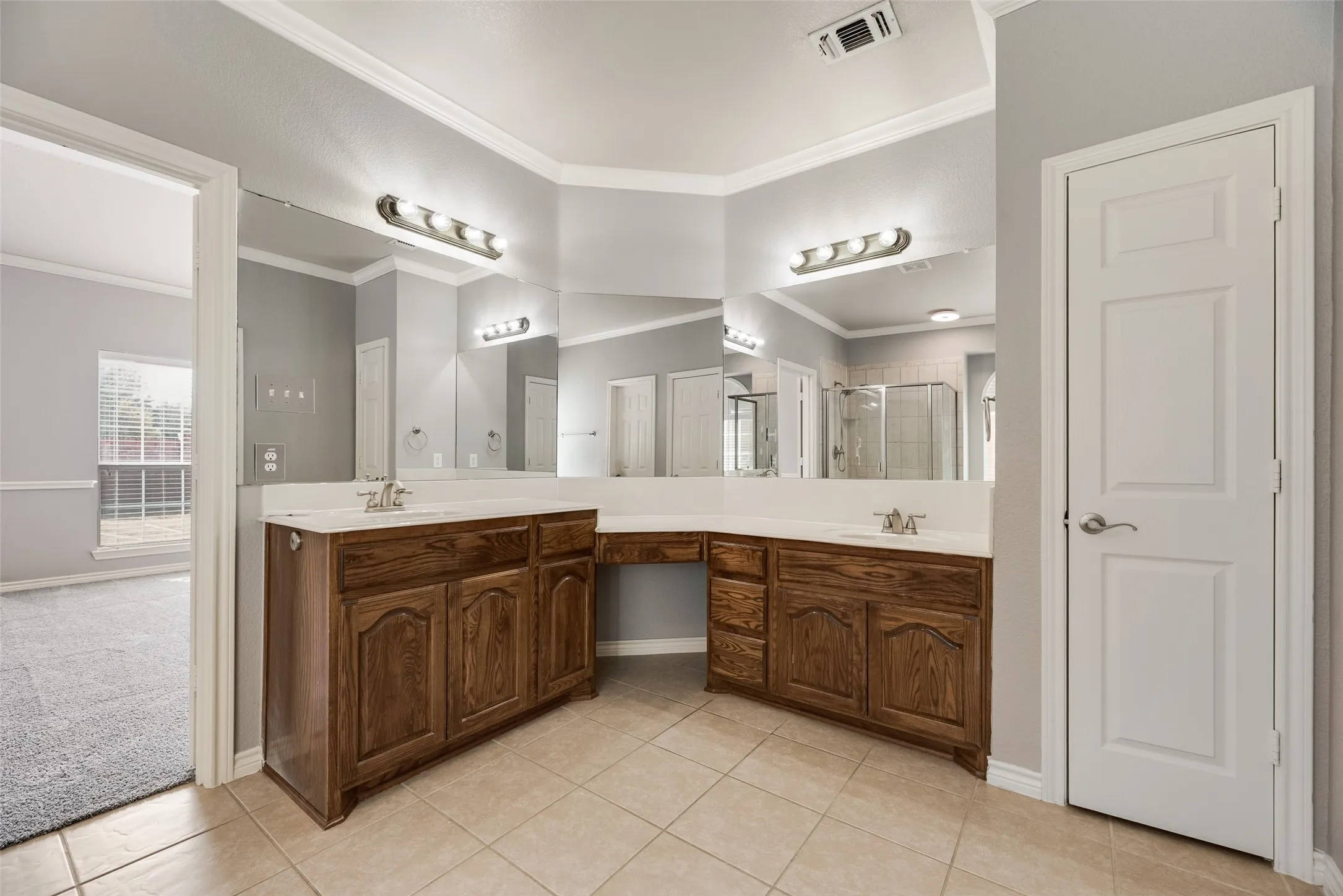 Single Family Residence For Sale in Collin County , 213 Palomino Court, Celina, Texas 75009, 5 Bedrooms, 4 Bathrooms, 3 Garage spaces, 3,402 Sqft, built in 2007, Preowned, Price $560,000, mls#21242829, Real Estate Agent in Celina, Homes For Sale in Collin county, Homes For Sale in Celina, Realtor in Celina Texas, Real Estate Brokerage Independent Realty Texas, Luminita Cordes Realtor