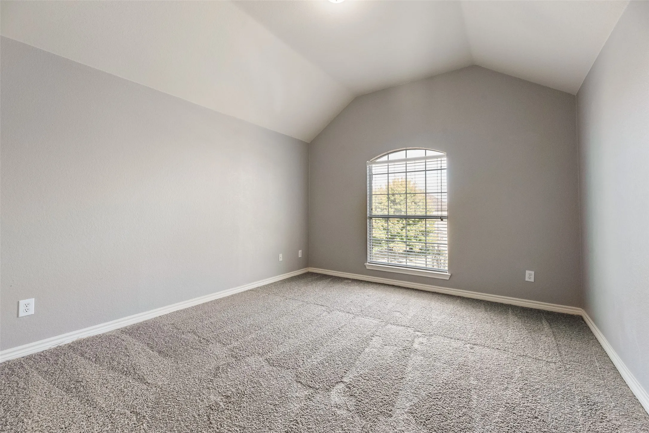 Single Family Residence For Sale in Collin County , 213 Palomino Court, Celina, Texas 75009, 5 Bedrooms, 4 Bathrooms, 3 Garage spaces, 3,402 Sqft, built in 2007, Preowned, Price $560,000, mls#21242829, Real Estate Agent in Celina, Homes For Sale in Collin county, Homes For Sale in Celina, Realtor in Celina Texas, Real Estate Brokerage Independent Realty Texas, Luminita Cordes Realtor