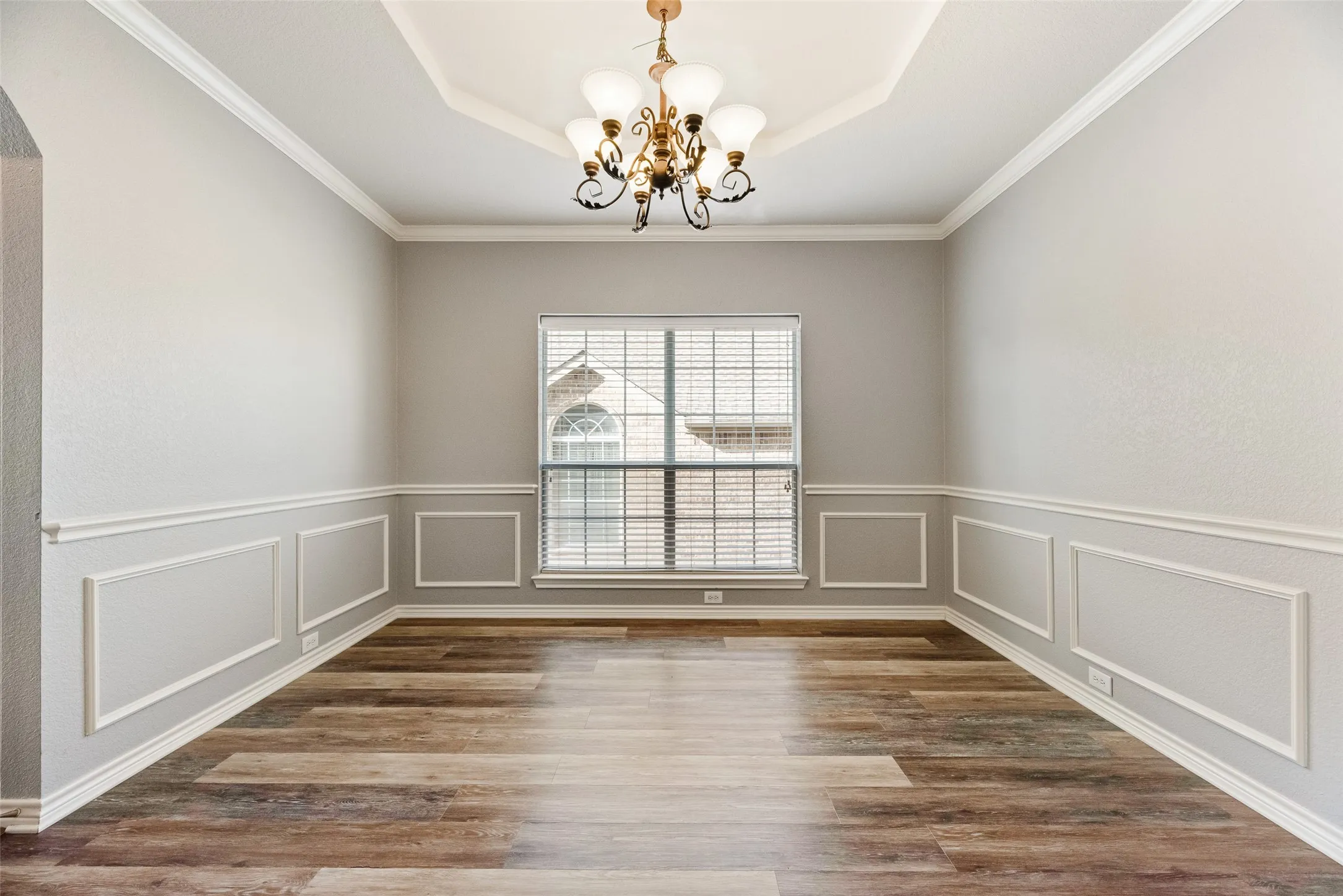 Single Family Residence For Sale in Collin County , 213 Palomino Court, Celina, Texas 75009, 5 Bedrooms, 4 Bathrooms, 3 Garage spaces, 3,402 Sqft, built in 2007, Preowned, Price $560,000, mls#21242829, Real Estate Agent in Celina, Homes For Sale in Collin county, Homes For Sale in Celina, Realtor in Celina Texas, Real Estate Brokerage Independent Realty Texas, Luminita Cordes Realtor