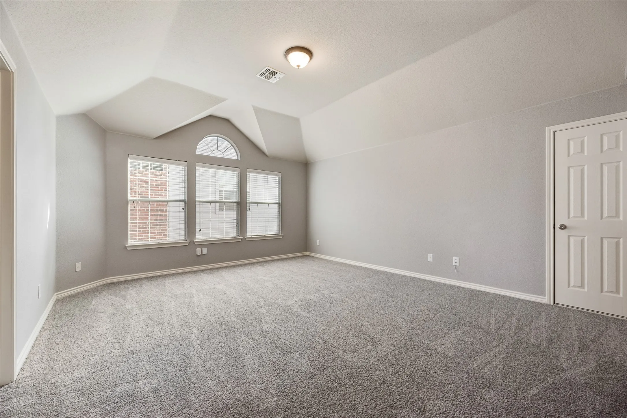 Single Family Residence For Sale in Collin County , 213 Palomino Court, Celina, Texas 75009, 5 Bedrooms, 4 Bathrooms, 3 Garage spaces, 3,402 Sqft, built in 2007, Preowned, Price $560,000, mls#21242829, Real Estate Agent in Celina, Homes For Sale in Collin county, Homes For Sale in Celina, Realtor in Celina Texas, Real Estate Brokerage Independent Realty Texas, Luminita Cordes Realtor