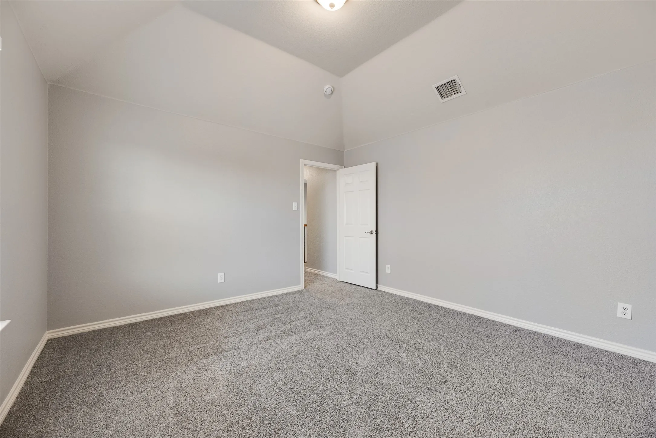 Single Family Residence For Sale in Collin County , 213 Palomino Court, Celina, Texas 75009, 5 Bedrooms, 4 Bathrooms, 3 Garage spaces, 3,402 Sqft, built in 2007, Preowned, Price $560,000, mls#21242829, Real Estate Agent in Celina, Homes For Sale in Collin county, Homes For Sale in Celina, Realtor in Celina Texas, Real Estate Brokerage Independent Realty Texas, Luminita Cordes Realtor