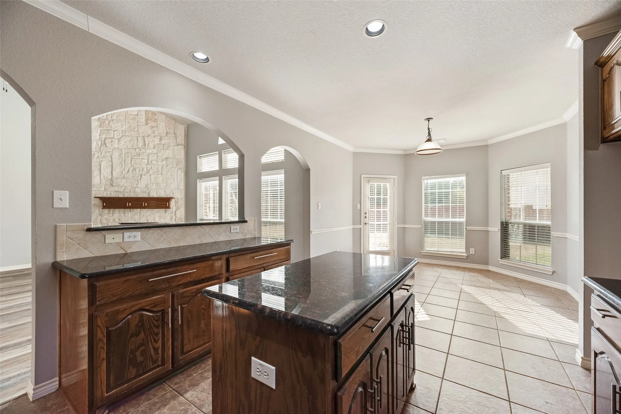 Single Family Residence For Sale in Collin County , 213 Palomino Court, Celina, Texas 75009, 5 Bedrooms, 4 Bathrooms, 3 Garage spaces, 3,402 Sqft, built in 2007, Preowned, Price $560,000, mls#21242829, Real Estate Agent in Celina, Homes For Sale in Collin county, Homes For Sale in Celina, Realtor in Celina Texas, Real Estate Brokerage Independent Realty Texas, Luminita Cordes Realtor