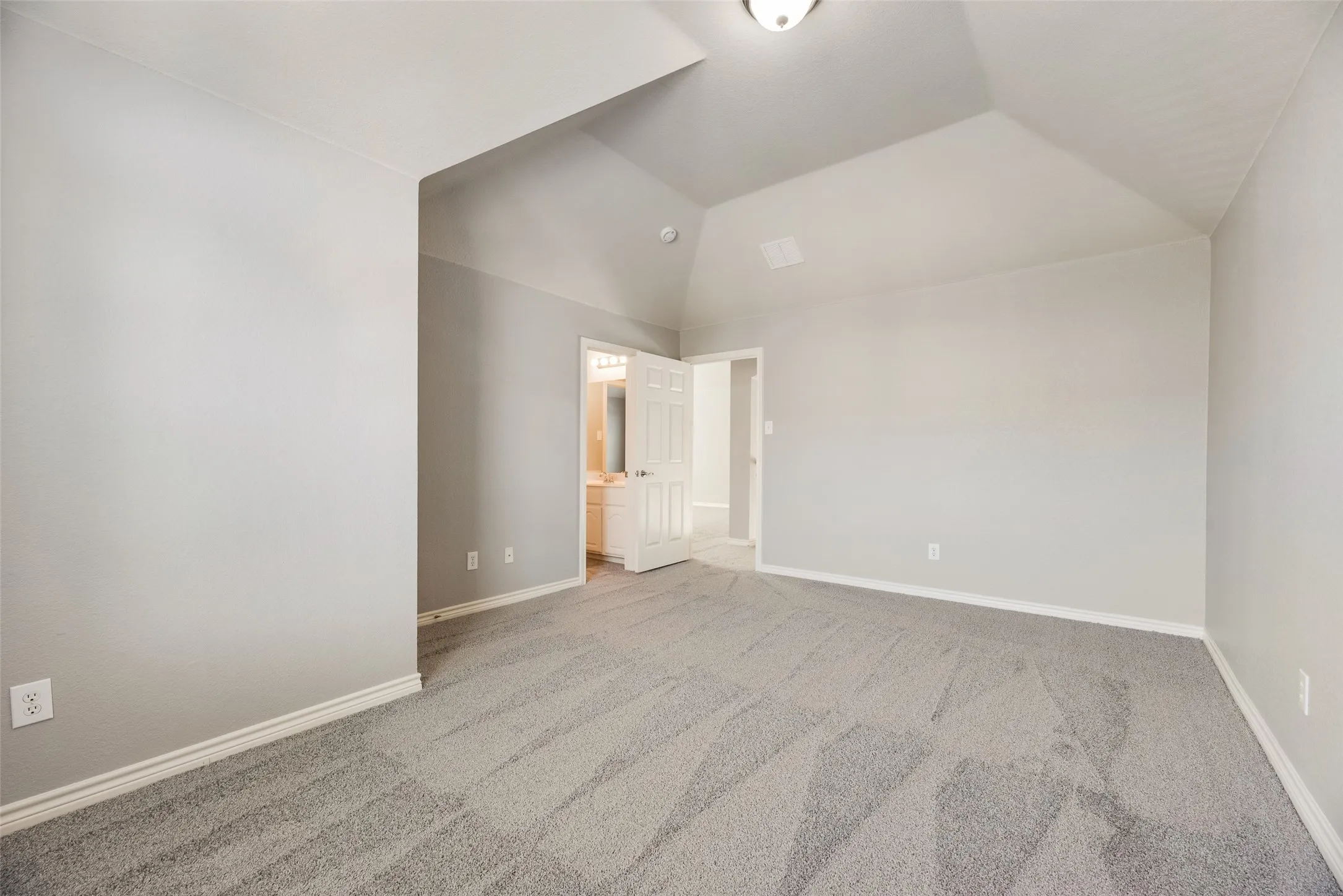 Single Family Residence For Sale in Collin County , 213 Palomino Court, Celina, Texas 75009, 5 Bedrooms, 4 Bathrooms, 3 Garage spaces, 3,402 Sqft, built in 2007, Preowned, Price $560,000, mls#21242829, Real Estate Agent in Celina, Homes For Sale in Collin county, Homes For Sale in Celina, Realtor in Celina Texas, Real Estate Brokerage Independent Realty Texas, Luminita Cordes Realtor