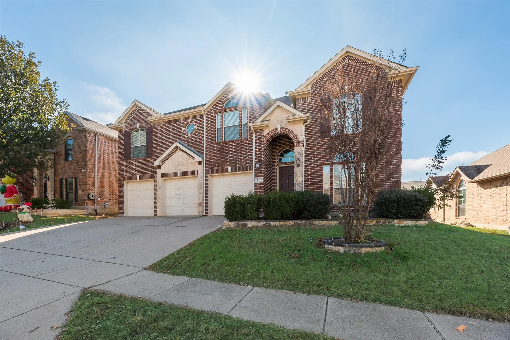 Single Family Residence For Sale in Collin County , 213 Palomino Court, Celina, Texas 75009, 5 Bedrooms, 4 Bathrooms, 3 Garage spaces, 3,402 Sqft, built in 2007, Preowned, Price $560,000, mls#21242829, Real Estate Agent in Celina, Homes For Sale in Collin county, Homes For Sale in Celina, Realtor in Celina Texas, Real Estate Brokerage Independent Realty Texas, Luminita Cordes Realtor