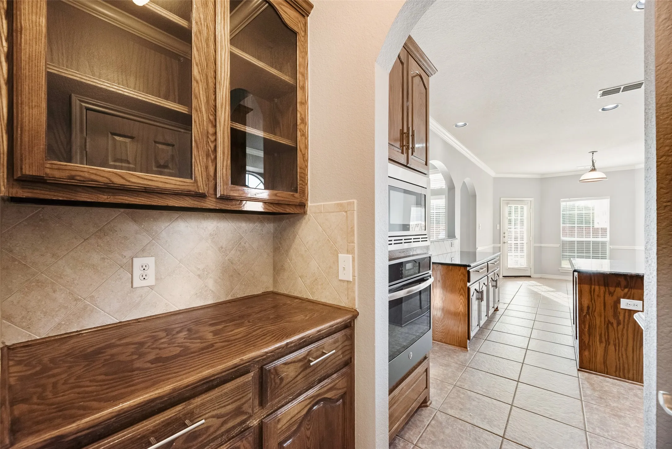 Single Family Residence For Sale in Collin County , 213 Palomino Court, Celina, Texas 75009, 5 Bedrooms, 4 Bathrooms, 3 Garage spaces, 3,402 Sqft, built in 2007, Preowned, Price $560,000, mls#21242829, Real Estate Agent in Celina, Homes For Sale in Collin county, Homes For Sale in Celina, Realtor in Celina Texas, Real Estate Brokerage Independent Realty Texas, Luminita Cordes Realtor