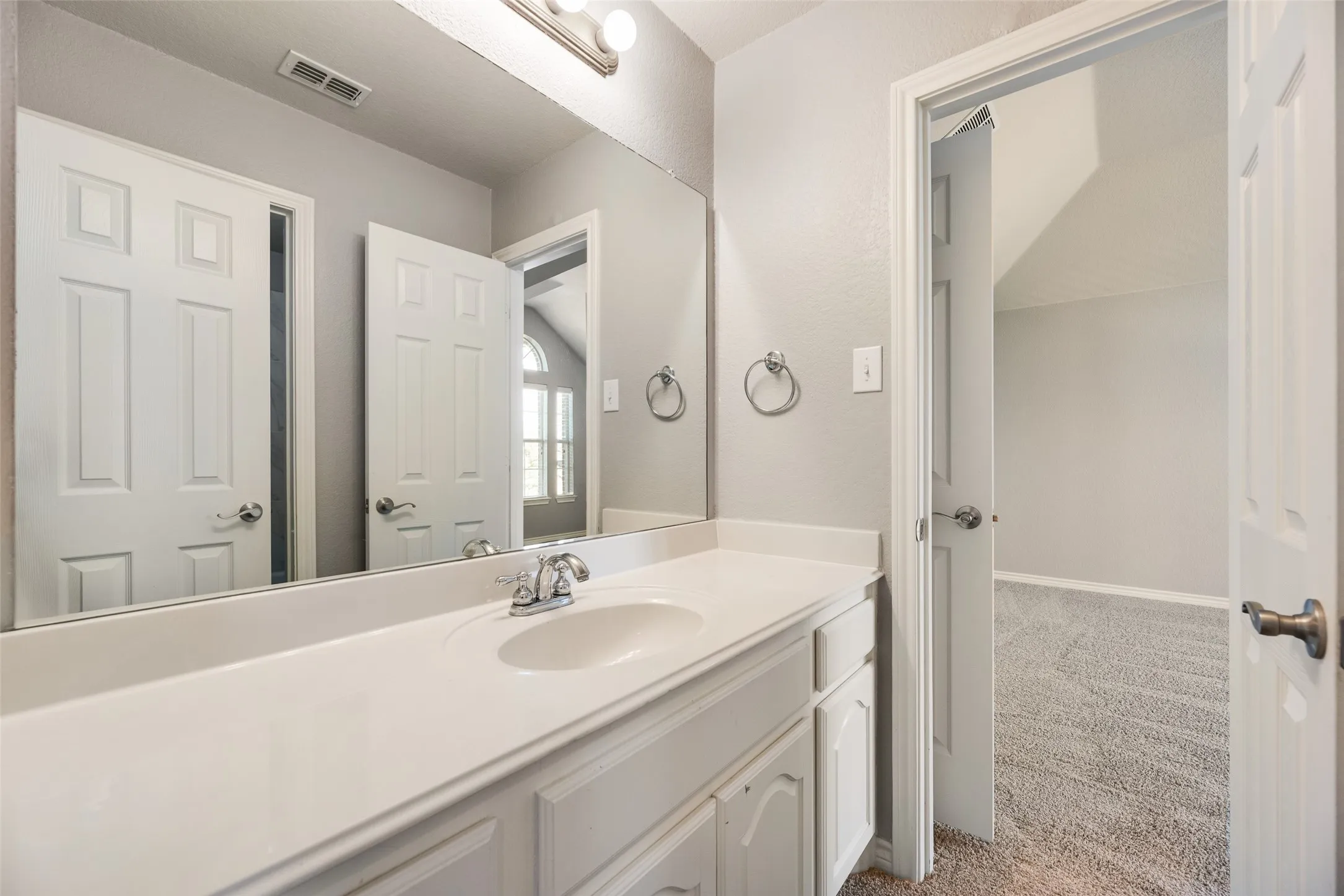 Single Family Residence For Sale in Collin County , 213 Palomino Court, Celina, Texas 75009, 5 Bedrooms, 4 Bathrooms, 3 Garage spaces, 3,402 Sqft, built in 2007, Preowned, Price $560,000, mls#21242829, Real Estate Agent in Celina, Homes For Sale in Collin county, Homes For Sale in Celina, Realtor in Celina Texas, Real Estate Brokerage Independent Realty Texas, Luminita Cordes Realtor