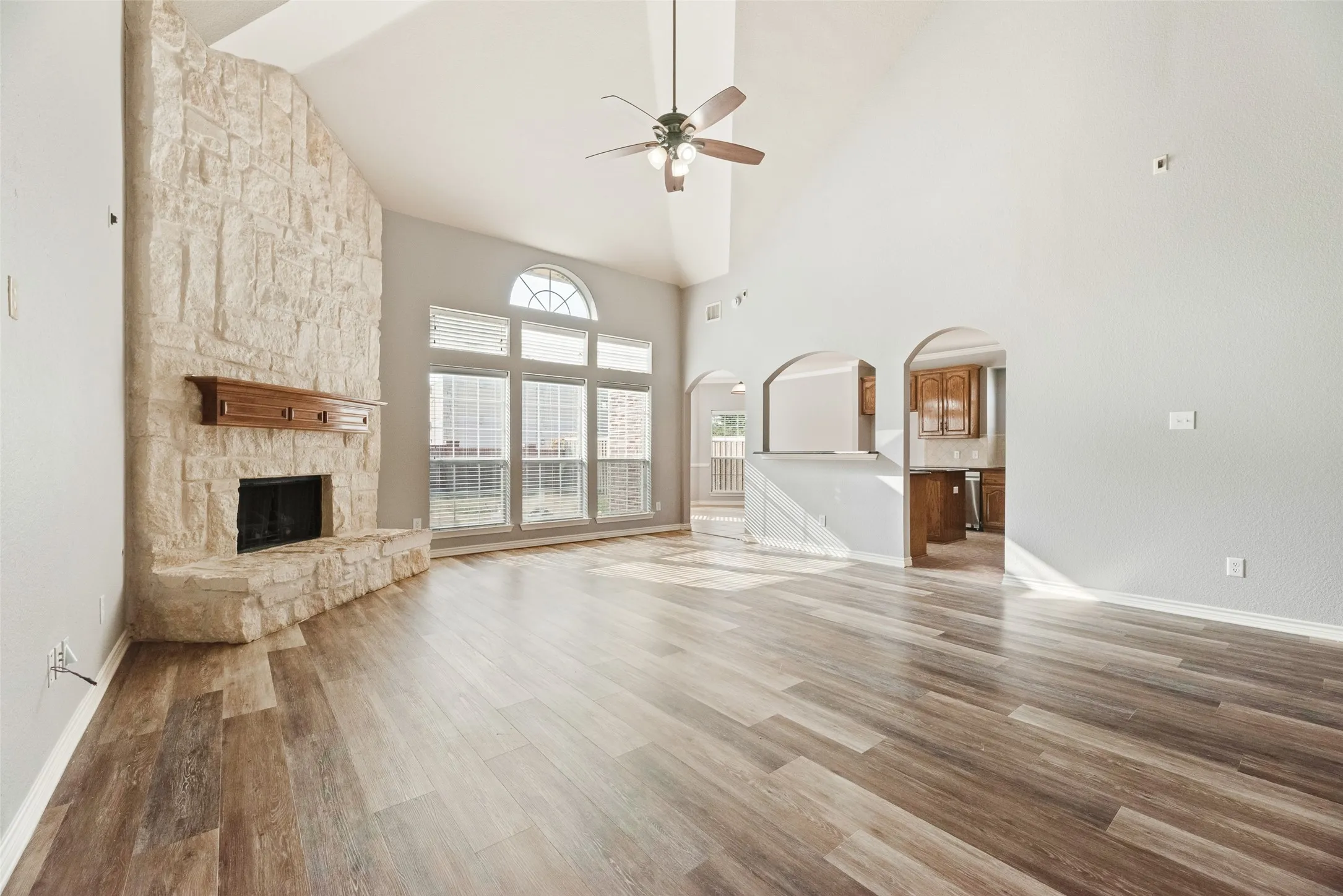 Single Family Residence For Sale in Collin County , 213 Palomino Court, Celina, Texas 75009, 5 Bedrooms, 4 Bathrooms, 3 Garage spaces, 3,402 Sqft, built in 2007, Preowned, Price $560,000, mls#21242829, Real Estate Agent in Celina, Homes For Sale in Collin county, Homes For Sale in Celina, Realtor in Celina Texas, Real Estate Brokerage Independent Realty Texas, Luminita Cordes Realtor
