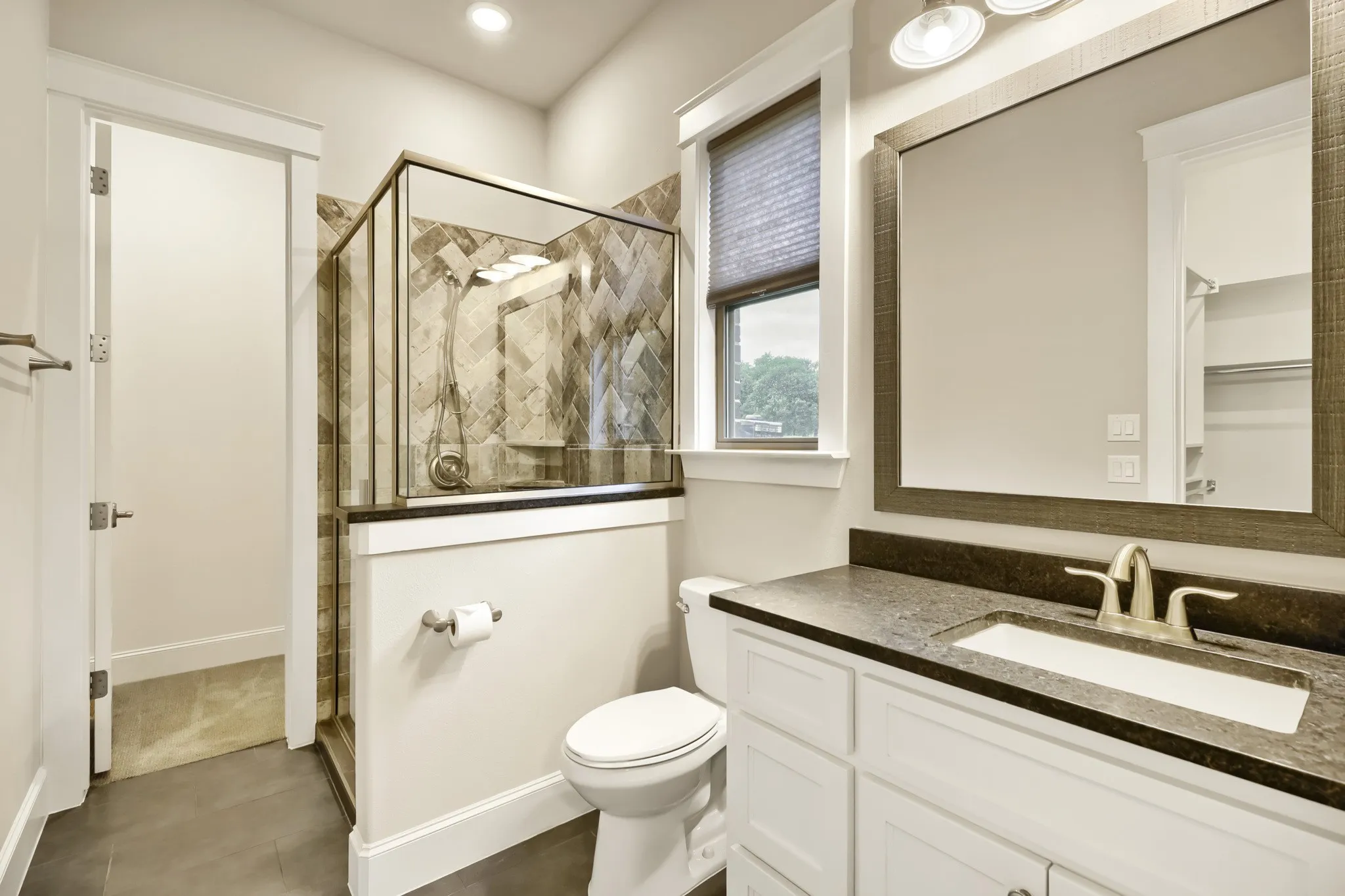 Single Family Residence For Sale in Denton County , 3797 Kayewood Drive, Little Elm, Texas 75068, 4 Bedroom, 5 Bathroom, 3 Garage spaces, 3,985 Sqft, built in 2017, Preowned, mls#21238371, Real Estate Agent in Little Elm, Homes For Sale in Denton county, Homes For Sale in Little Elm, Realtor in Little Elm Texas, Real Estate Brokerage Independent Realty Texas, Luminita Cordes Realtor