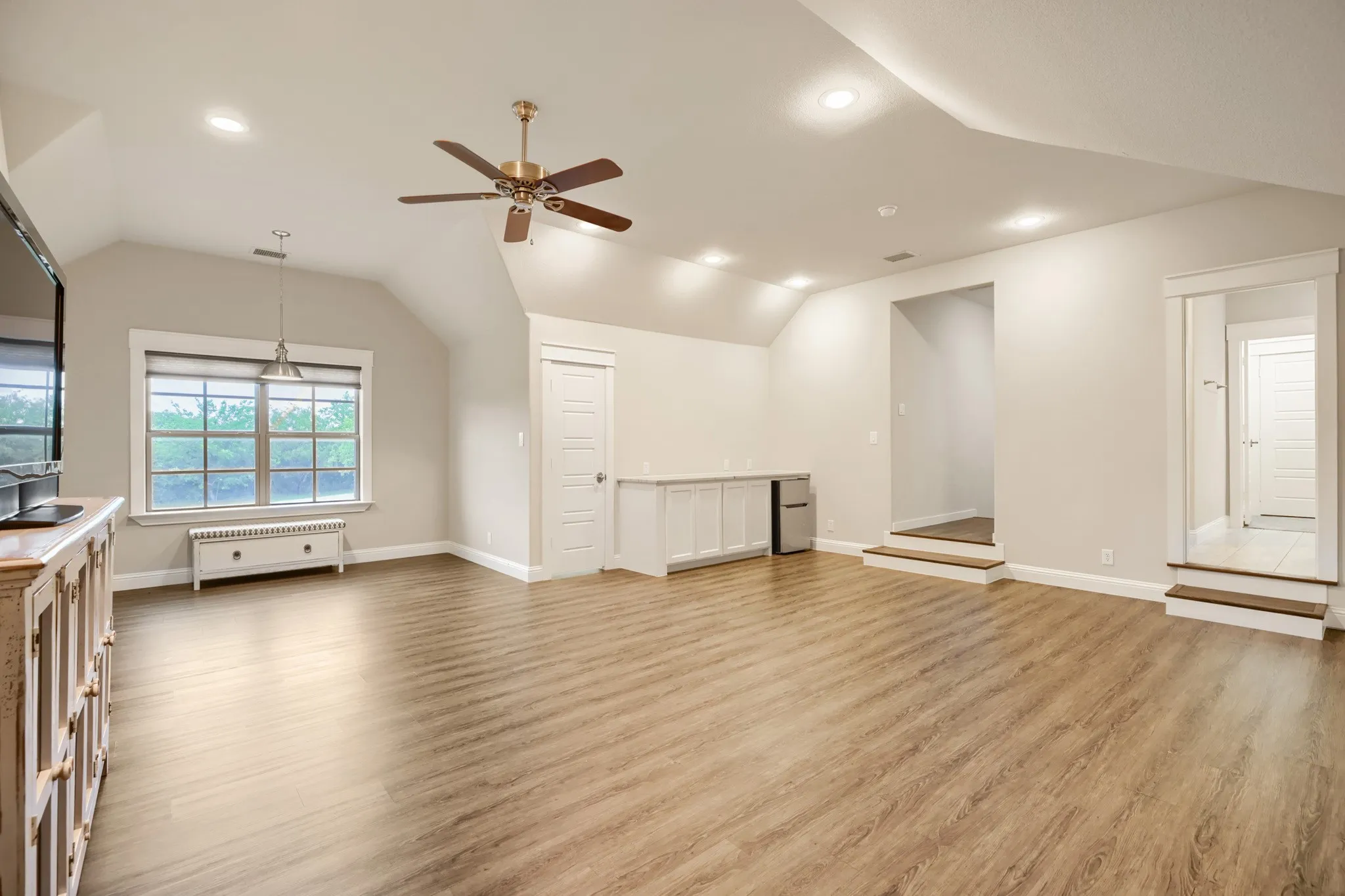Single Family Residence For Sale in Denton County , 3797 Kayewood Drive, Little Elm, Texas 75068, 4 Bedroom, 5 Bathroom, 3 Garage spaces, 3,985 Sqft, built in 2017, Preowned, mls#21238371, Real Estate Agent in Little Elm, Homes For Sale in Denton county, Homes For Sale in Little Elm, Realtor in Little Elm Texas, Real Estate Brokerage Independent Realty Texas, Luminita Cordes Realtor