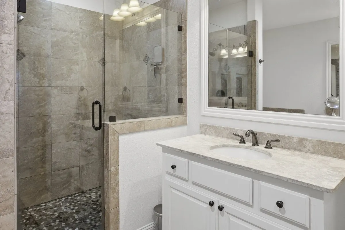 Townhouse For Sale in Tarrant County , 5026 Pershing Avenue, Fort Worth, Texas 76107, 2 Bedroom, 3 Bathroom, 1 Garage spaces, 2,320 Sqft, built in 2011, Preowned, mls#21242581, Real Estate Agent in Fort Worth, Homes For Sale in Tarrant county, Homes For Sale in Fort Worth, Realtor in Fort Worth Texas, Real Estate Brokerage Independent Realty Texas, Luminita Cordes Realtor