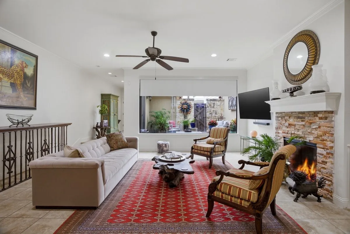 Townhouse For Sale in Tarrant County , 5026 Pershing Avenue, Fort Worth, Texas 76107, 2 Bedroom, 3 Bathroom, 1 Garage spaces, 2,320 Sqft, built in 2011, Preowned, mls#21242581, Real Estate Agent in Fort Worth, Homes For Sale in Tarrant county, Homes For Sale in Fort Worth, Realtor in Fort Worth Texas, Real Estate Brokerage Independent Realty Texas, Luminita Cordes Realtor