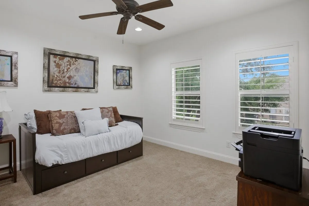 Townhouse For Sale in Tarrant County , 5026 Pershing Avenue, Fort Worth, Texas 76107, 2 Bedroom, 3 Bathroom, 1 Garage spaces, 2,320 Sqft, built in 2011, Preowned, mls#21242581, Real Estate Agent in Fort Worth, Homes For Sale in Tarrant county, Homes For Sale in Fort Worth, Realtor in Fort Worth Texas, Real Estate Brokerage Independent Realty Texas, Luminita Cordes Realtor