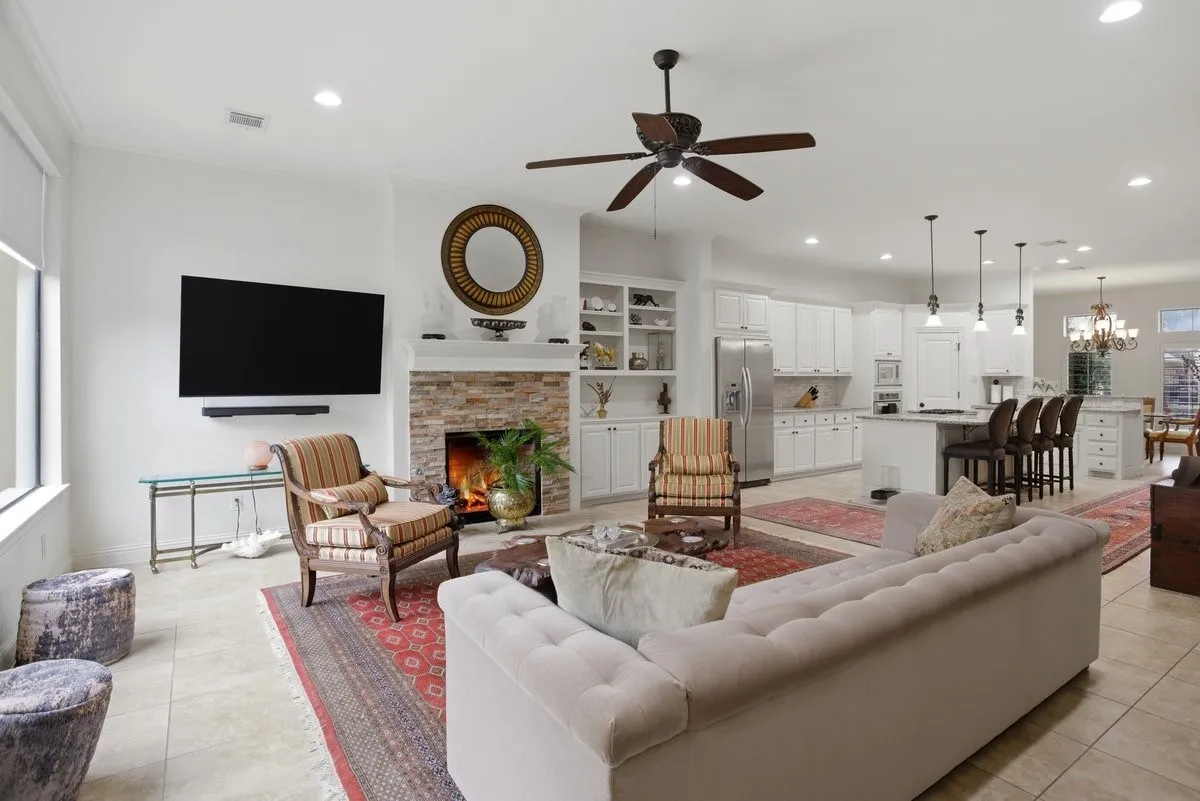 Townhouse For Sale in Tarrant County , 5026 Pershing Avenue, Fort Worth, Texas 76107, 2 Bedroom, 3 Bathroom, 1 Garage spaces, 2,320 Sqft, built in 2011, Preowned, mls#21242581, Real Estate Agent in Fort Worth, Homes For Sale in Tarrant county, Homes For Sale in Fort Worth, Realtor in Fort Worth Texas, Real Estate Brokerage Independent Realty Texas, Luminita Cordes Realtor