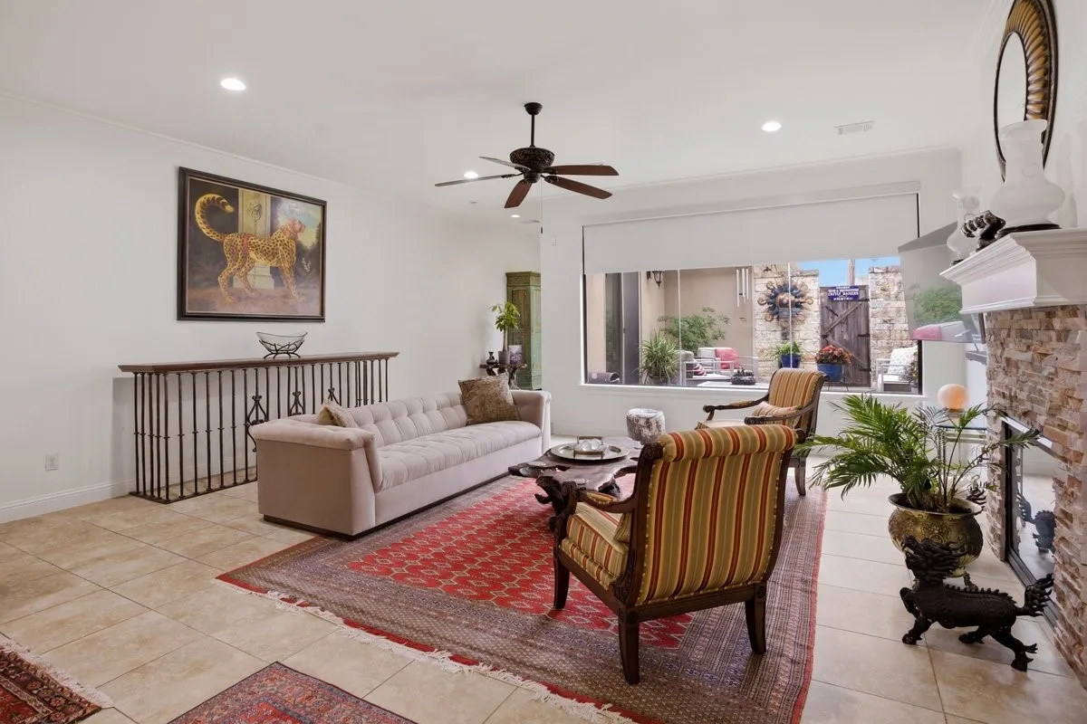 Townhouse For Sale in Tarrant County , 5026 Pershing Avenue, Fort Worth, Texas 76107, 2 Bedroom, 3 Bathroom, 1 Garage spaces, 2,320 Sqft, built in 2011, Preowned, mls#21242581, Real Estate Agent in Fort Worth, Homes For Sale in Tarrant county, Homes For Sale in Fort Worth, Realtor in Fort Worth Texas, Real Estate Brokerage Independent Realty Texas, Luminita Cordes Realtor