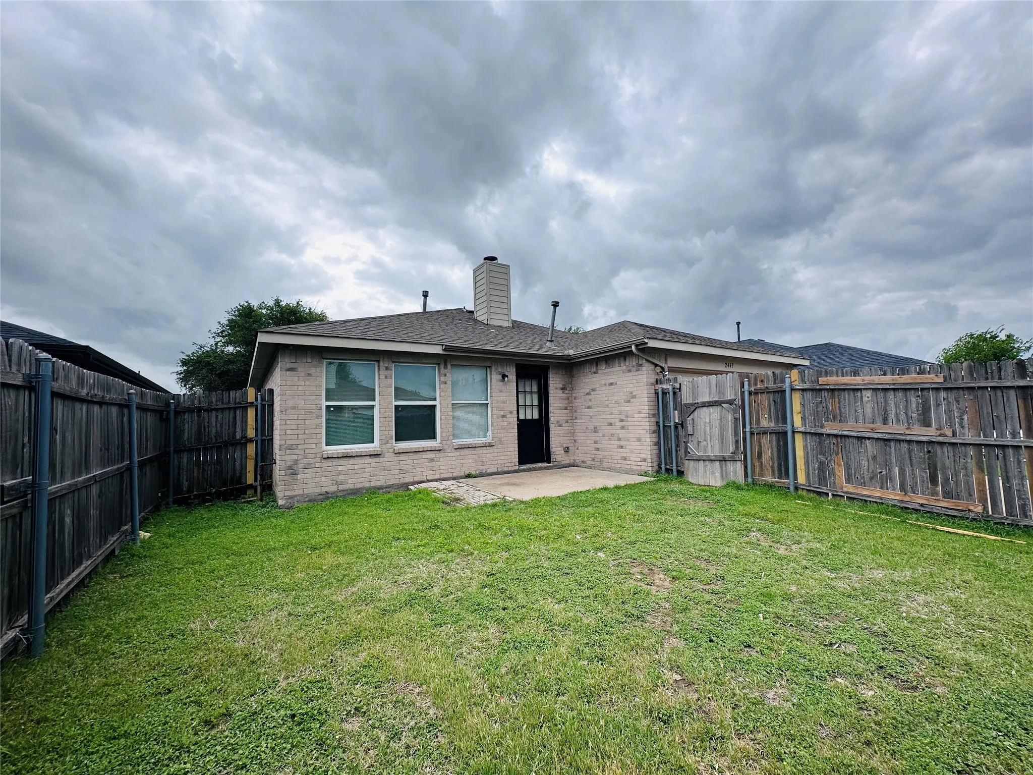 Single Family Residence For Sale in Dallas County , 2463 Marimont Lane, Lancaster, Texas 75134, 3 Bedroom, 2 Bathroom, 2 Garage spaces, 1,660 Sqft, built in 2001, mls#21242861, Real Estate Agent in Lancaster, Homes For Sale in Dallas county, Homes For Sale in Lancaster, Realtor in Lancaster Texas, Real Estate Brokerage Independent Realty Texas, Luminita Cordes Realtor