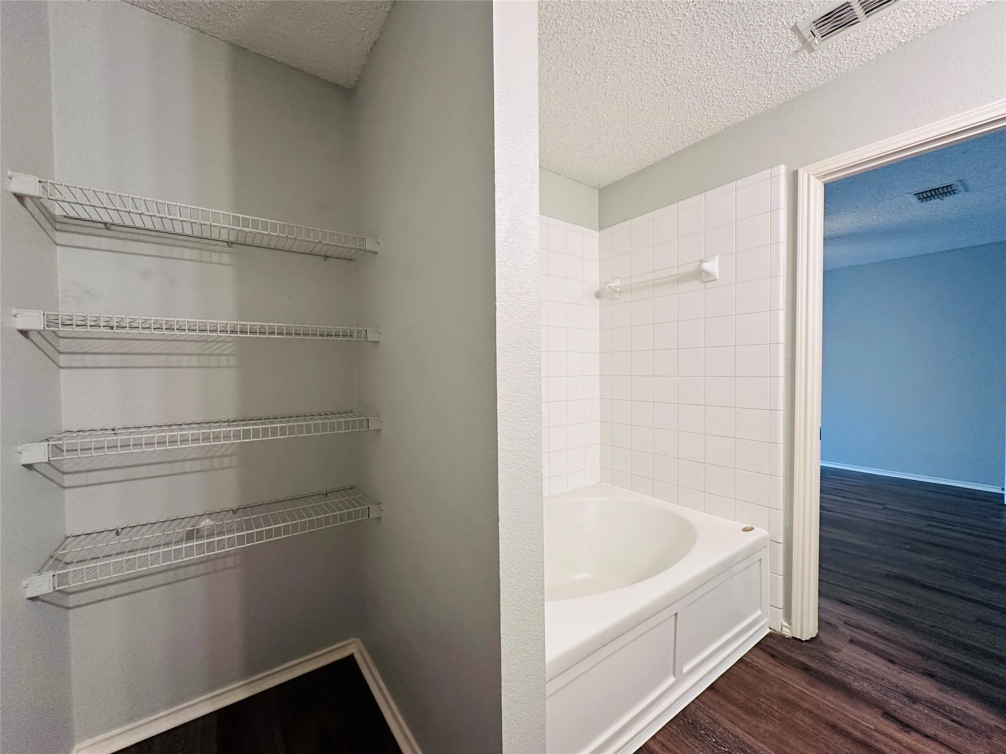 Single Family Residence For Sale in Dallas County , 2463 Marimont Lane, Lancaster, Texas 75134, 3 Bedroom, 2 Bathroom, 2 Garage spaces, 1,660 Sqft, built in 2001, mls#21242861, Real Estate Agent in Lancaster, Homes For Sale in Dallas county, Homes For Sale in Lancaster, Realtor in Lancaster Texas, Real Estate Brokerage Independent Realty Texas, Luminita Cordes Realtor