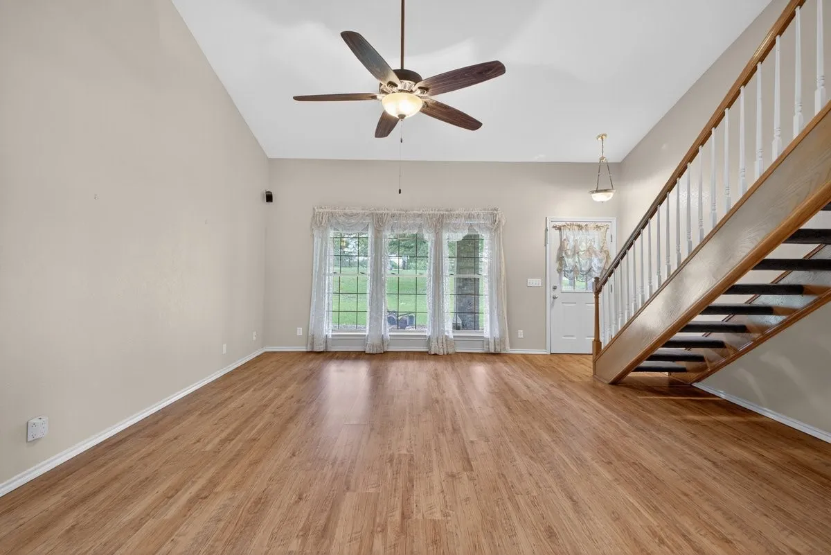 Single Family Residence For Sale in Johnson County , 4609 Slayton Road, Cleburne, Texas 76031, 3 Bedroom, 2 Bathroom, 2 Garage spaces, 2,451 Sqft, built in 1993, mls#21242357, Real Estate Agent in Cleburne, Homes For Sale in Johnson county, Homes For Sale in Cleburne, Realtor in Cleburne Texas, Real Estate Brokerage Independent Realty Texas, Luminita Cordes Realtor