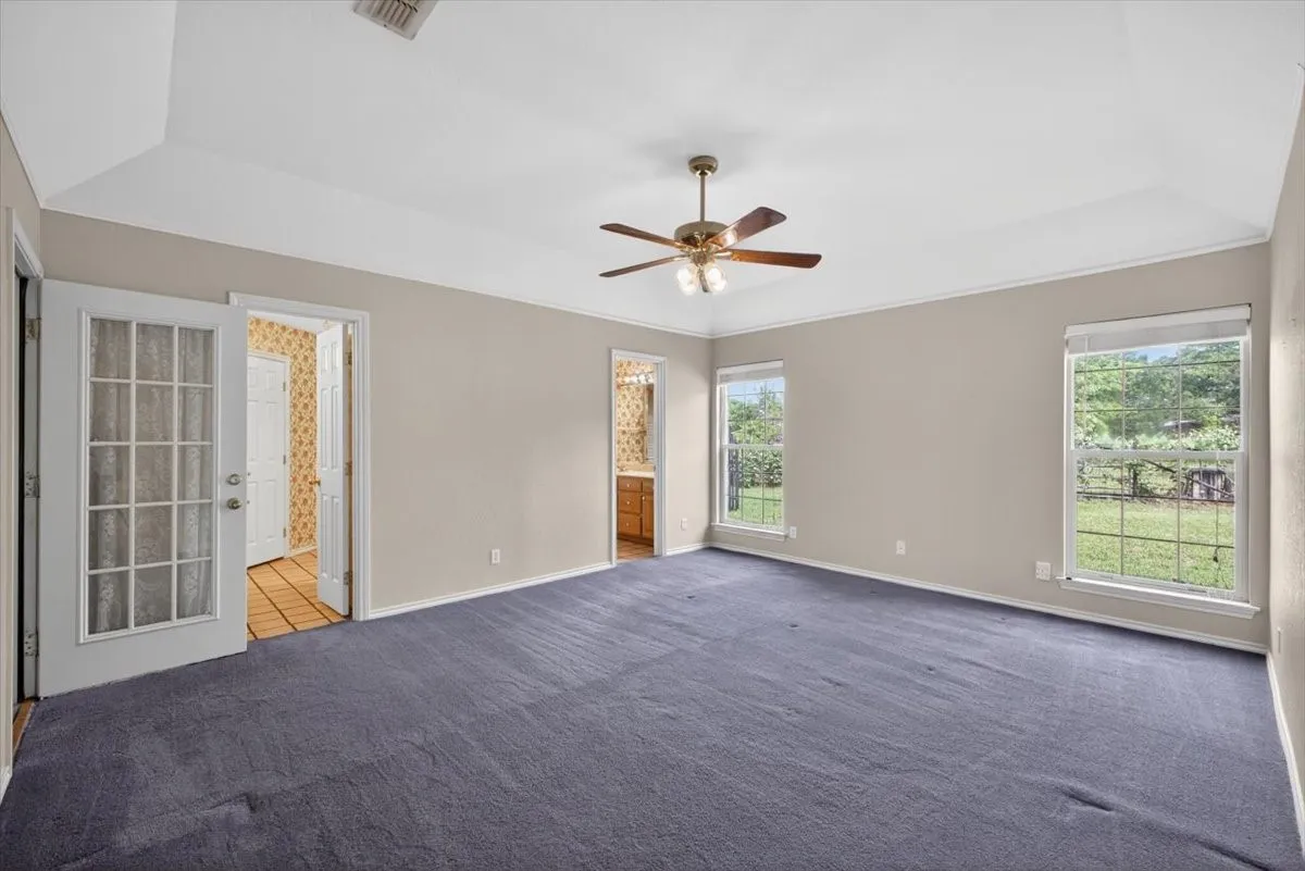 Single Family Residence For Sale in Johnson County , 4609 Slayton Road, Cleburne, Texas 76031, 3 Bedroom, 2 Bathroom, 2 Garage spaces, 2,451 Sqft, built in 1993, mls#21242357, Real Estate Agent in Cleburne, Homes For Sale in Johnson county, Homes For Sale in Cleburne, Realtor in Cleburne Texas, Real Estate Brokerage Independent Realty Texas, Luminita Cordes Realtor
