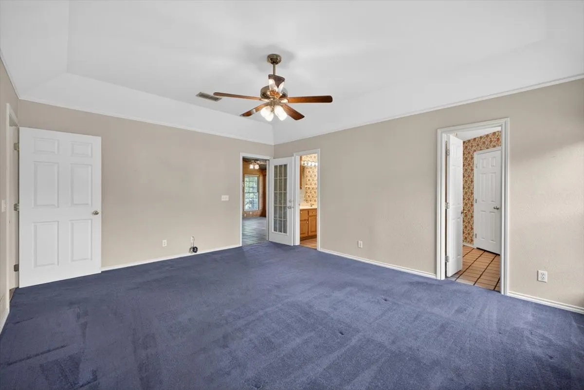 Single Family Residence For Sale in Johnson County , 4609 Slayton Road, Cleburne, Texas 76031, 3 Bedroom, 2 Bathroom, 2 Garage spaces, 2,451 Sqft, built in 1993, mls#21242357, Real Estate Agent in Cleburne, Homes For Sale in Johnson county, Homes For Sale in Cleburne, Realtor in Cleburne Texas, Real Estate Brokerage Independent Realty Texas, Luminita Cordes Realtor