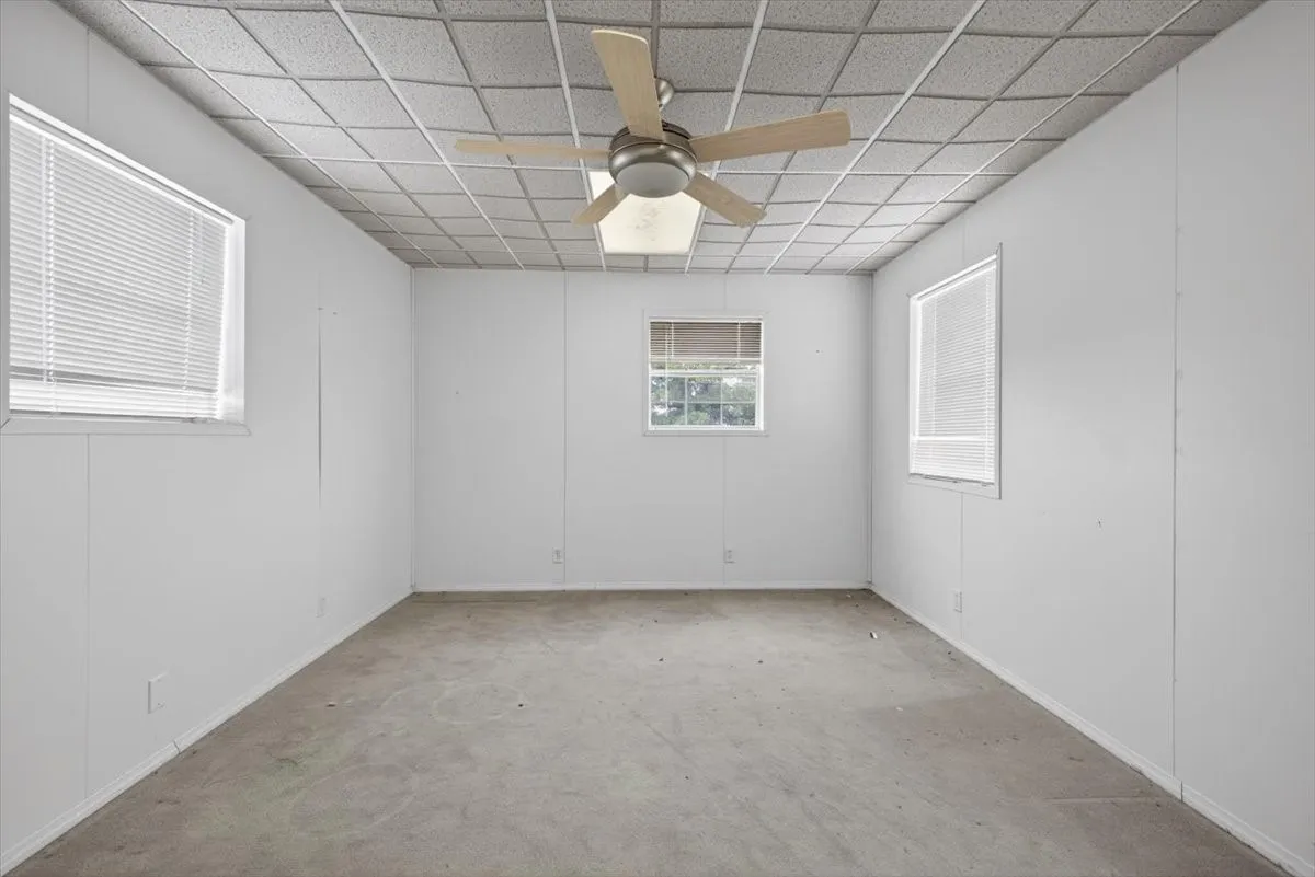 Single Family Residence For Sale in Johnson County , 4609 Slayton Road, Cleburne, Texas 76031, 3 Bedroom, 2 Bathroom, 2 Garage spaces, 2,451 Sqft, built in 1993, mls#21242357, Real Estate Agent in Cleburne, Homes For Sale in Johnson county, Homes For Sale in Cleburne, Realtor in Cleburne Texas, Real Estate Brokerage Independent Realty Texas, Luminita Cordes Realtor