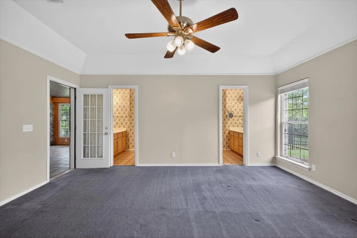 Single Family Residence For Sale in Johnson County , 4609 Slayton Road, Cleburne, Texas 76031, 3 Bedroom, 2 Bathroom, 2 Garage spaces, 2,451 Sqft, built in 1993, mls#21242357, Real Estate Agent in Cleburne, Homes For Sale in Johnson county, Homes For Sale in Cleburne, Realtor in Cleburne Texas, Real Estate Brokerage Independent Realty Texas, Luminita Cordes Realtor