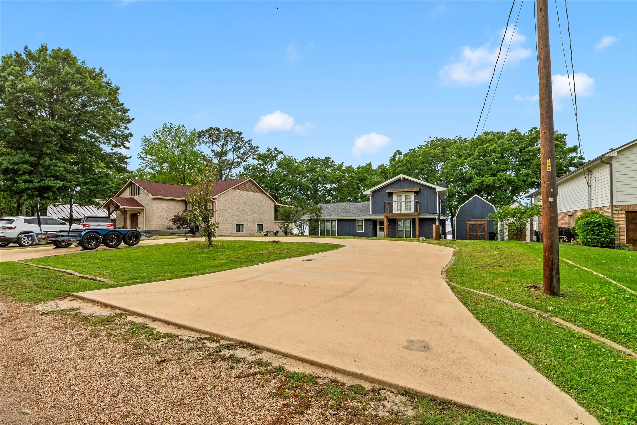 Single Family Residence For Sale in Henderson County , 158 Deer Island Road, Mabank, Texas 75156, 3 Bedroom, 2 Bathroom, Garage spaces, 1,735 Sqft, built in 1979, Preowned, mls#21240742, Real Estate Agent in Mabank, Homes For Sale in Henderson county, Homes For Sale in Mabank, Realtor in Mabank Texas, Real Estate Brokerage Independent Realty Texas, Luminita Cordes Realtor