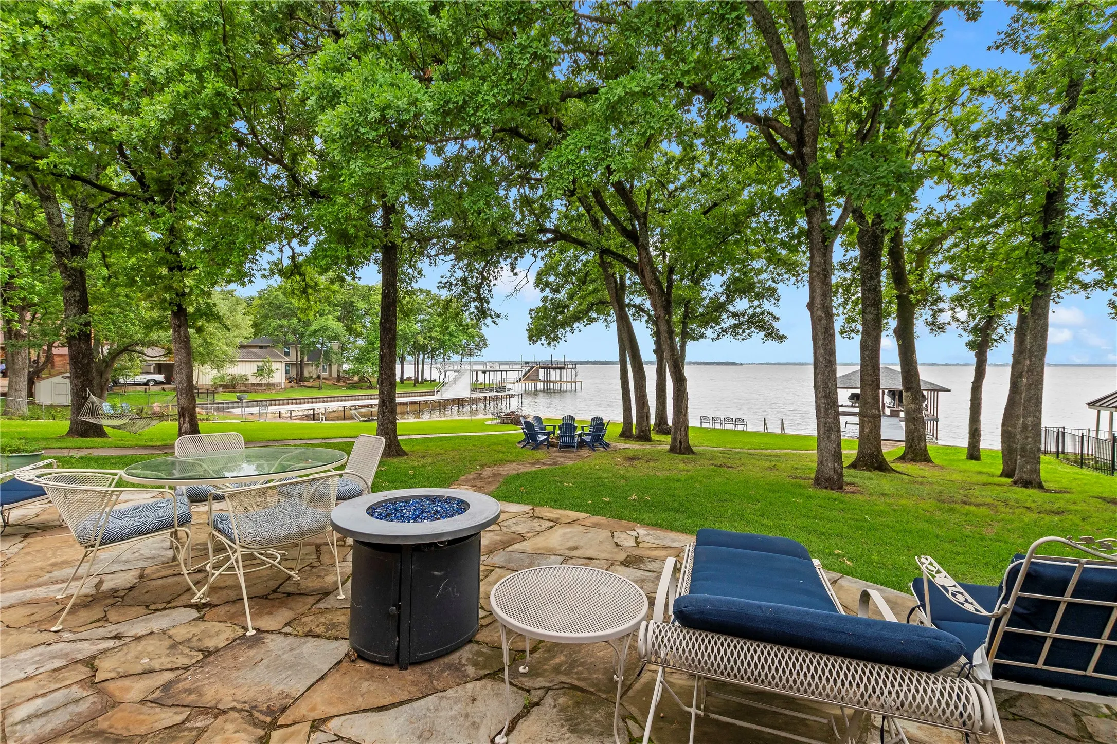 Single Family Residence For Sale in Henderson County , 158 Deer Island Road, Mabank, Texas 75156, 3 Bedroom, 2 Bathroom, Garage spaces, 1,735 Sqft, built in 1979, Preowned, mls#21240742, Real Estate Agent in Mabank, Homes For Sale in Henderson county, Homes For Sale in Mabank, Realtor in Mabank Texas, Real Estate Brokerage Independent Realty Texas, Luminita Cordes Realtor