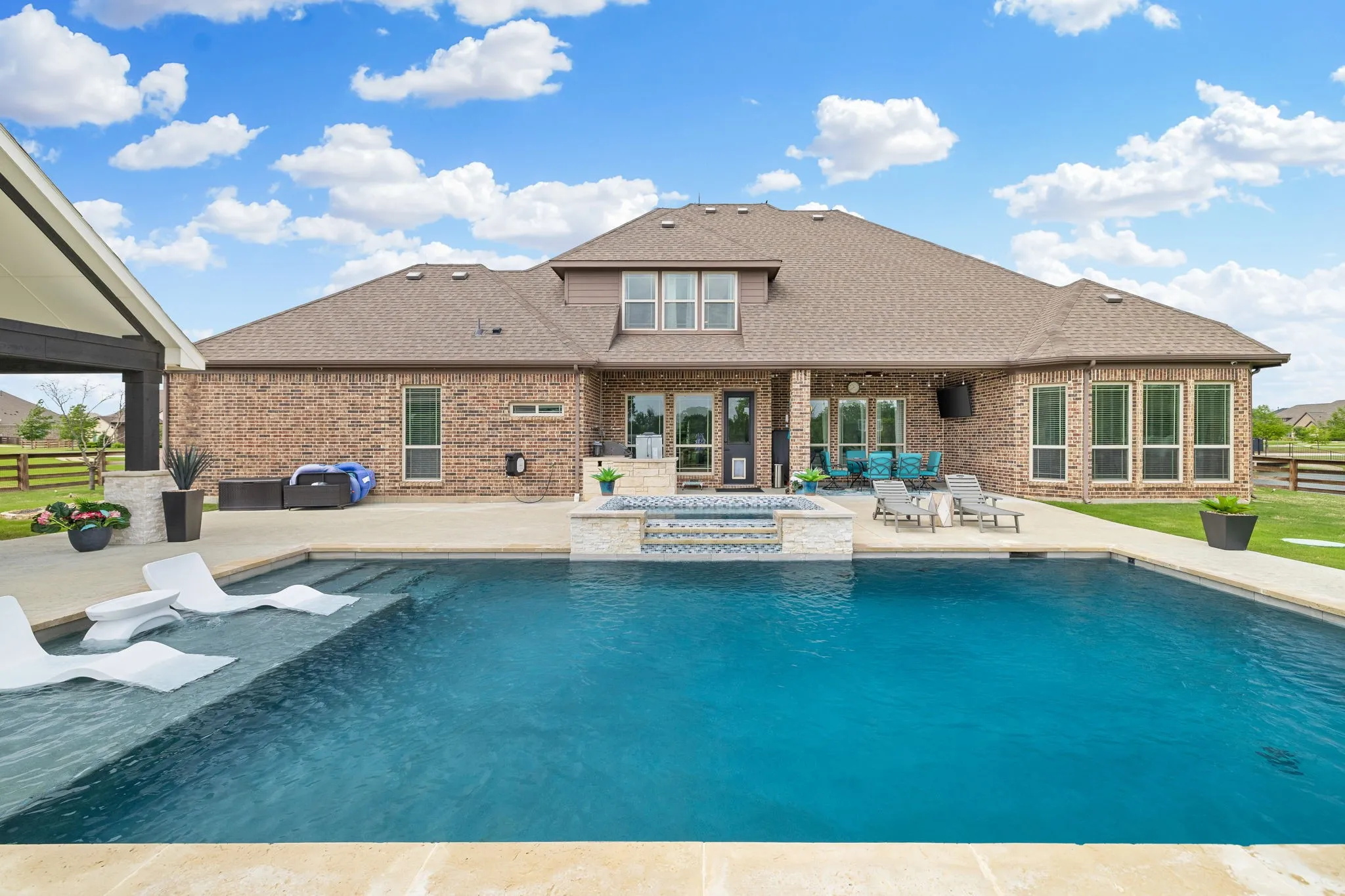Single Family Residence For Sale in Denton County , 1449 Flanagan Farm Drive, Northlake, Texas 76226, 4 Bedroom, 5 Bathroom, 3 Garage spaces, 3,641 Sqft, built in 2017, Preowned, mls#21243319, Real Estate Agent in Northlake, Homes For Sale in Denton county, Homes For Sale in Northlake, Realtor in Northlake Texas, Real Estate Brokerage Independent Realty Texas, Luminita Cordes Realtor