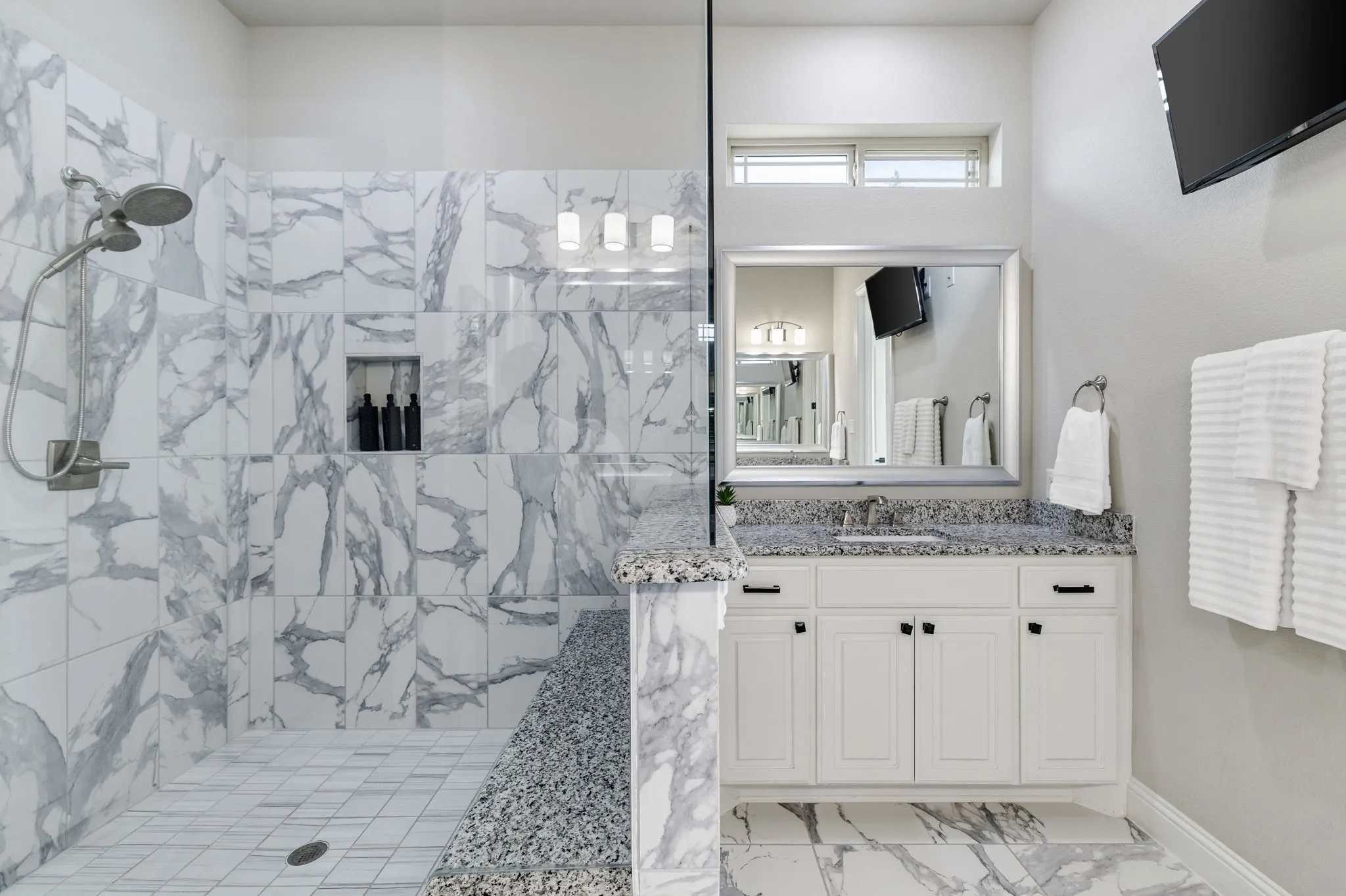 Single Family Residence For Sale in Denton County , 1449 Flanagan Farm Drive, Northlake, Texas 76226, 4 Bedroom, 5 Bathroom, 3 Garage spaces, 3,641 Sqft, built in 2017, Preowned, mls#21243319, Real Estate Agent in Northlake, Homes For Sale in Denton county, Homes For Sale in Northlake, Realtor in Northlake Texas, Real Estate Brokerage Independent Realty Texas, Luminita Cordes Realtor
