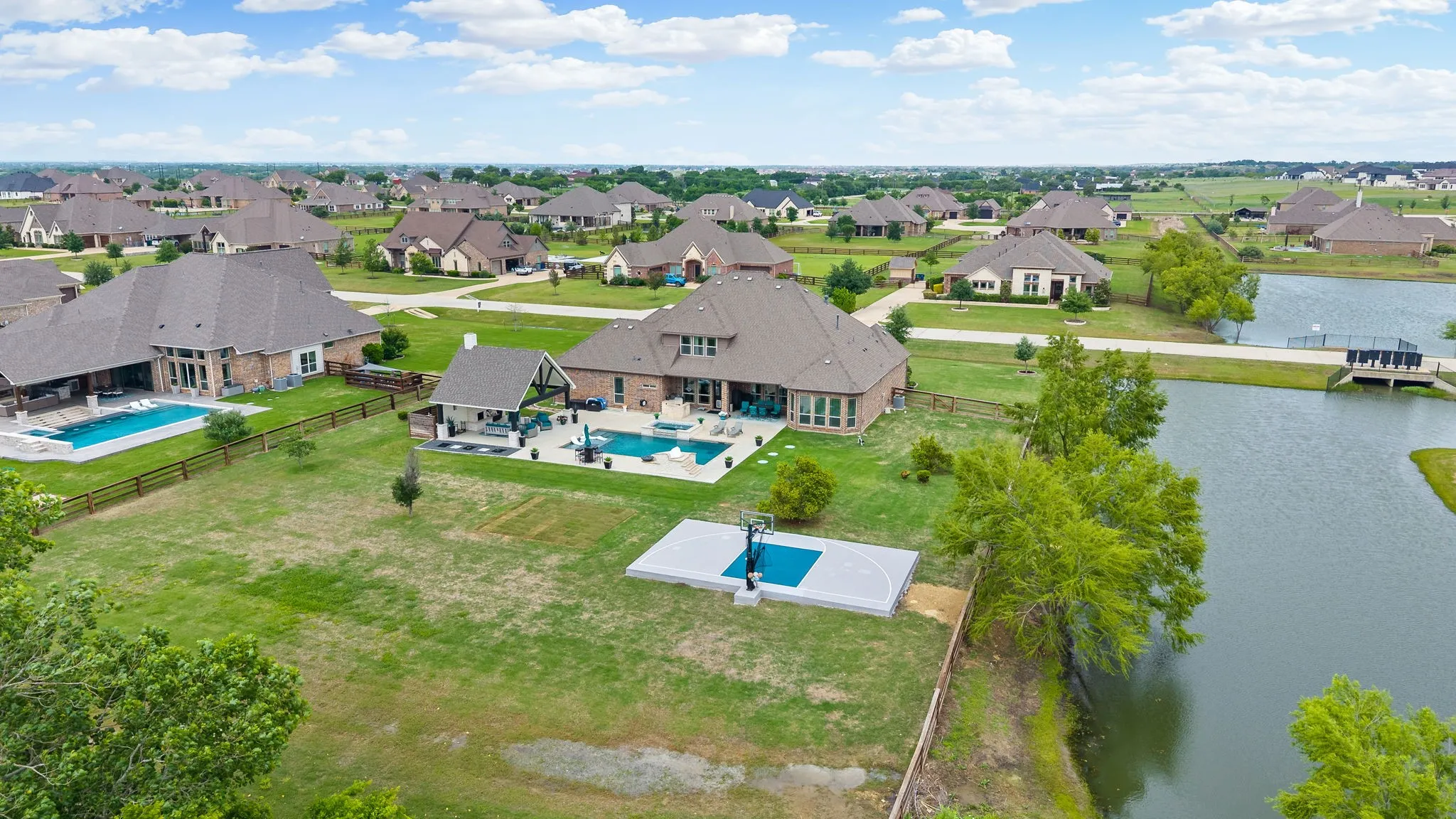 Single Family Residence For Sale in Denton County , 1449 Flanagan Farm Drive, Northlake, Texas 76226, 4 Bedroom, 5 Bathroom, 3 Garage spaces, 3,641 Sqft, built in 2017, Preowned, mls#21243319, Real Estate Agent in Northlake, Homes For Sale in Denton county, Homes For Sale in Northlake, Realtor in Northlake Texas, Real Estate Brokerage Independent Realty Texas, Luminita Cordes Realtor