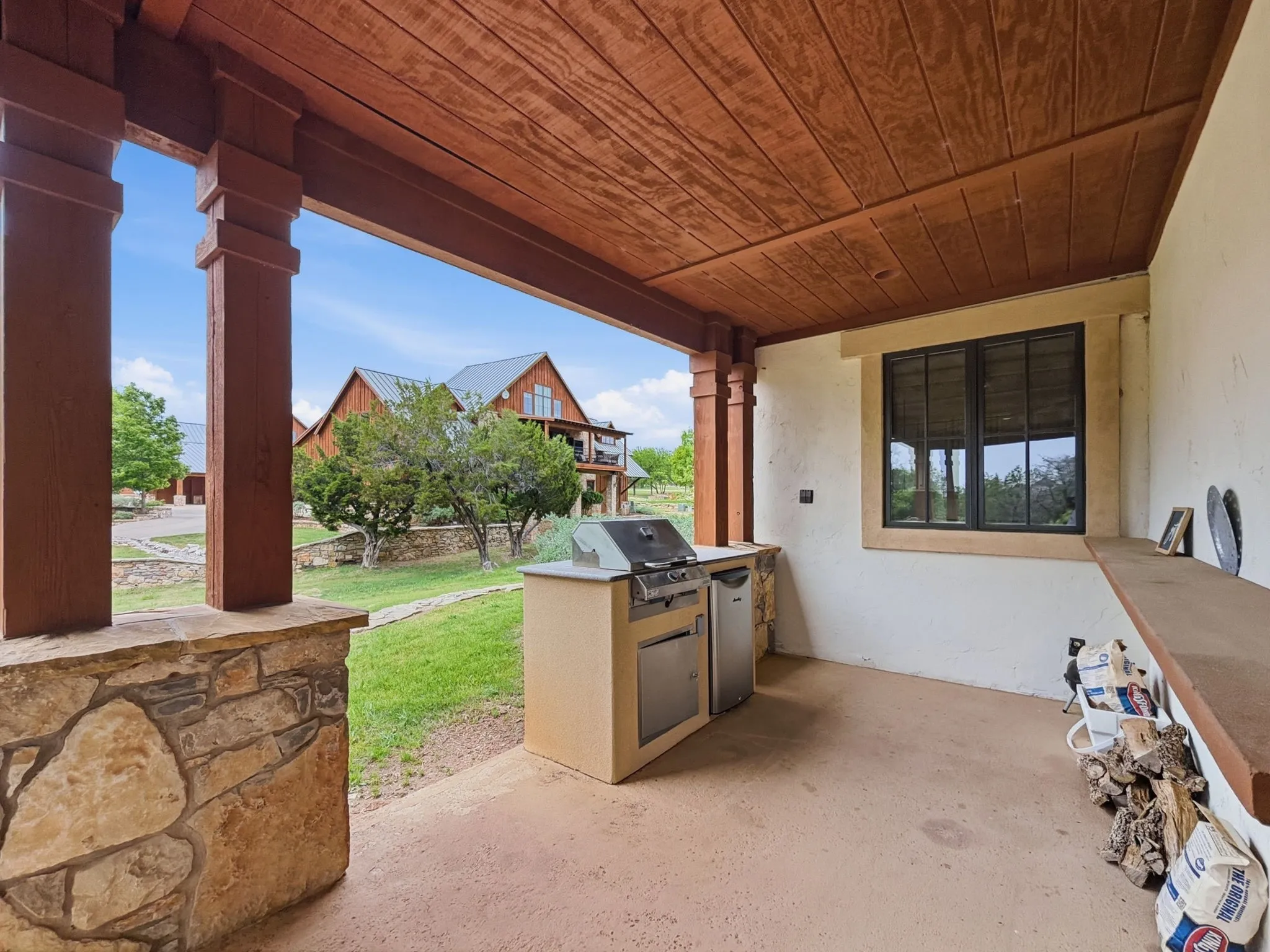 Condominium For Sale in Palo Pinto County , 2033 Harbor Way 104, Graford, Texas 76449, 3 Bedroom, 3 Bathroom, 1 Garage spaces, 2,088 Sqft, built in 2008, Preowned, mls#21242020, Real Estate Agent in Graford, Homes For Sale in Palo Pinto county, Homes For Sale in Graford, Realtor in Graford Texas, Real Estate Brokerage Independent Realty Texas, Luminita Cordes Realtor