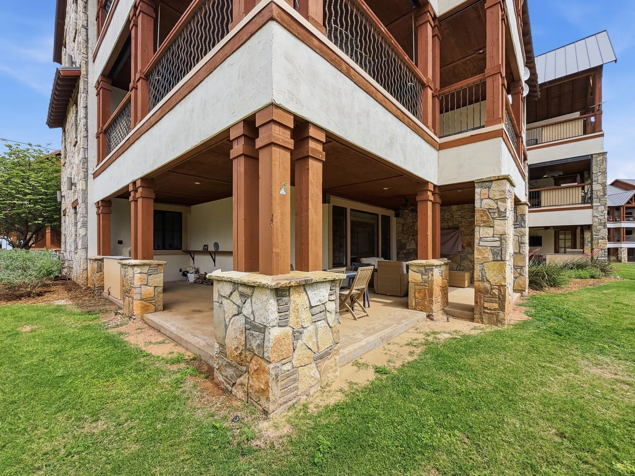 Condominium For Sale in Palo Pinto County , 2033 Harbor Way 104, Graford, Texas 76449, 3 Bedroom, 3 Bathroom, 1 Garage spaces, 2,088 Sqft, built in 2008, Preowned, mls#21242020, Real Estate Agent in Graford, Homes For Sale in Palo Pinto county, Homes For Sale in Graford, Realtor in Graford Texas, Real Estate Brokerage Independent Realty Texas, Luminita Cordes Realtor